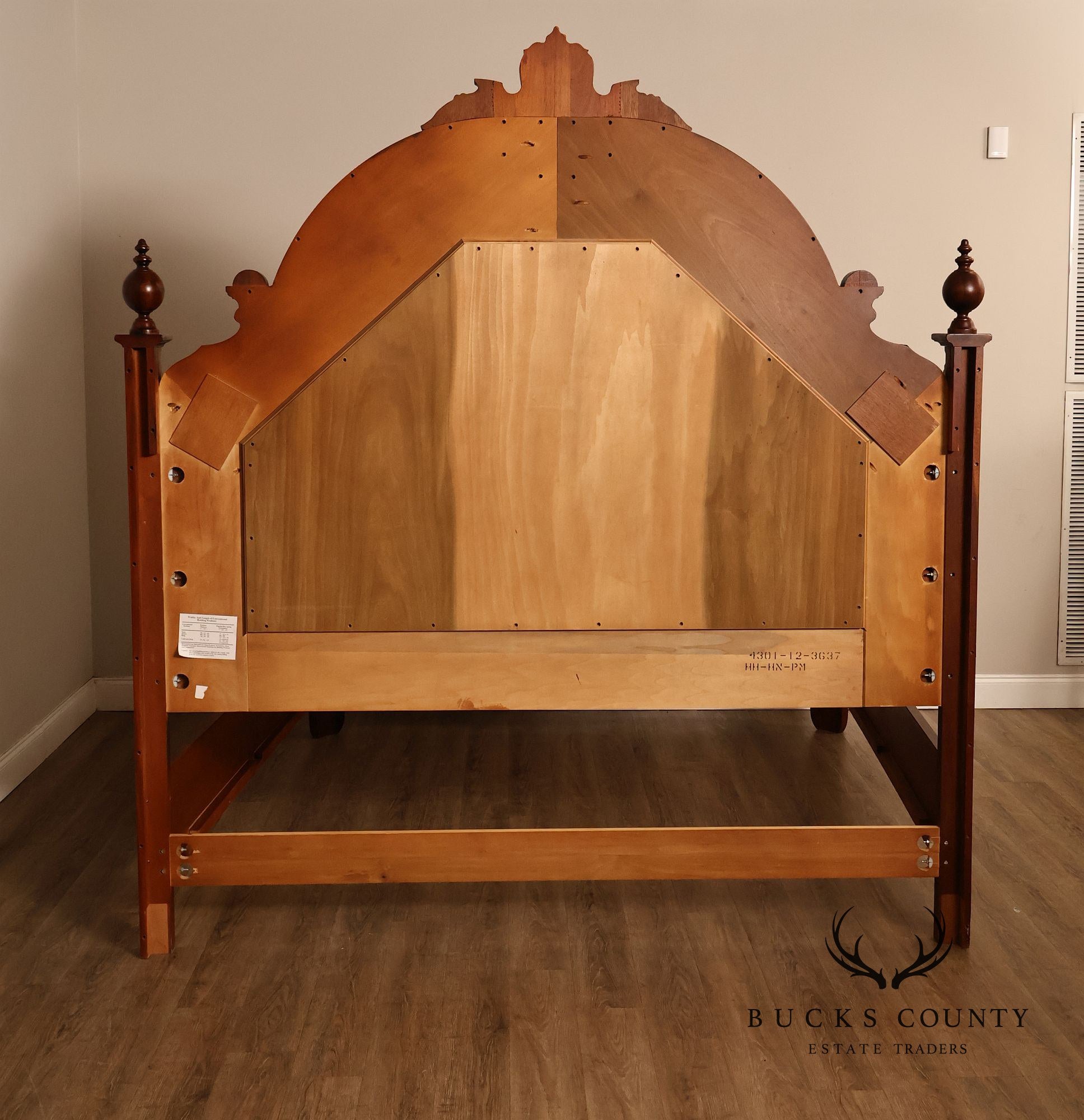 Henredon Carlyle Mahogany Victorian Style High Back King Bed