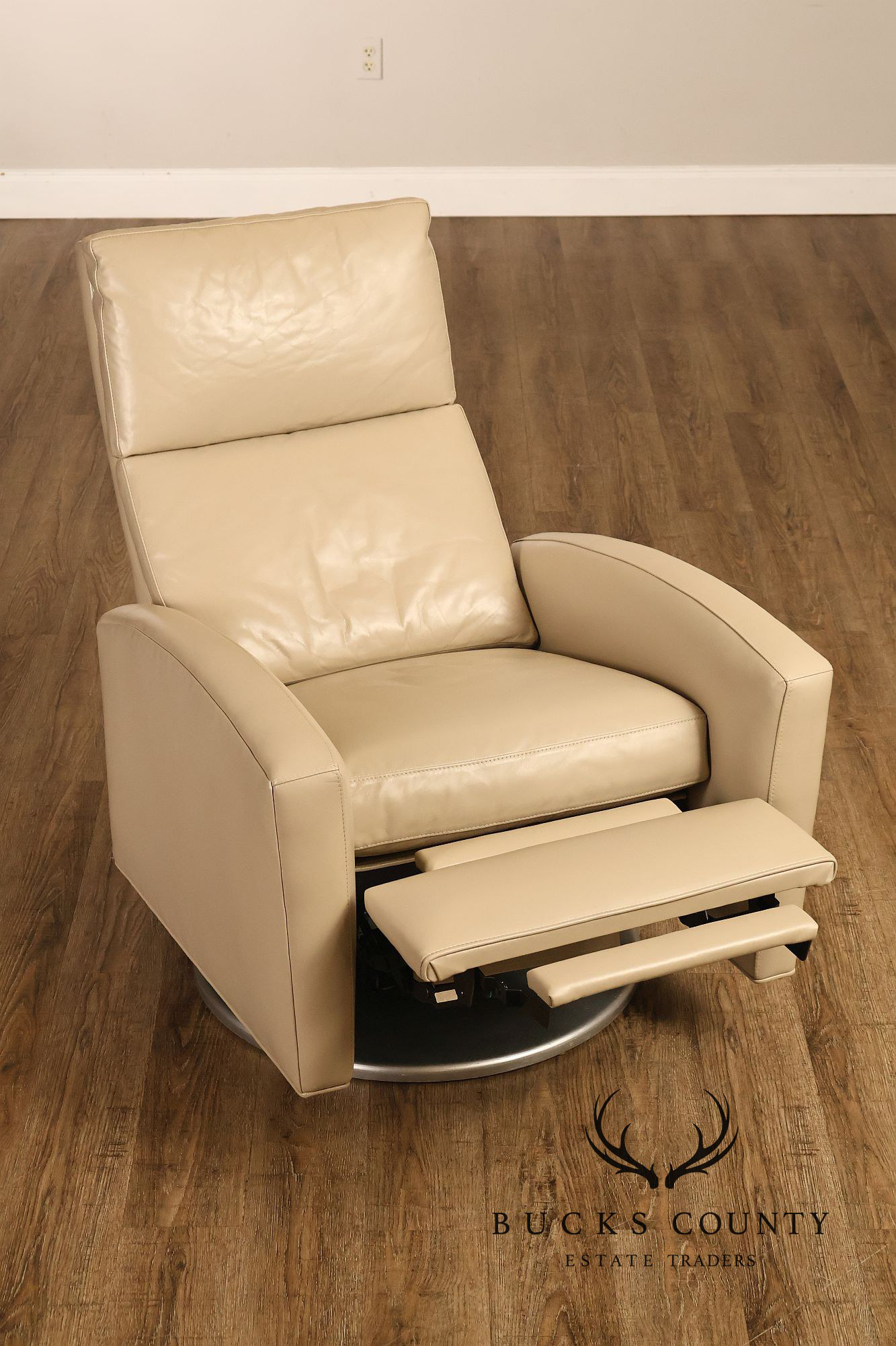 Hancock & Moore Pair of Leather Milo Power Recliners