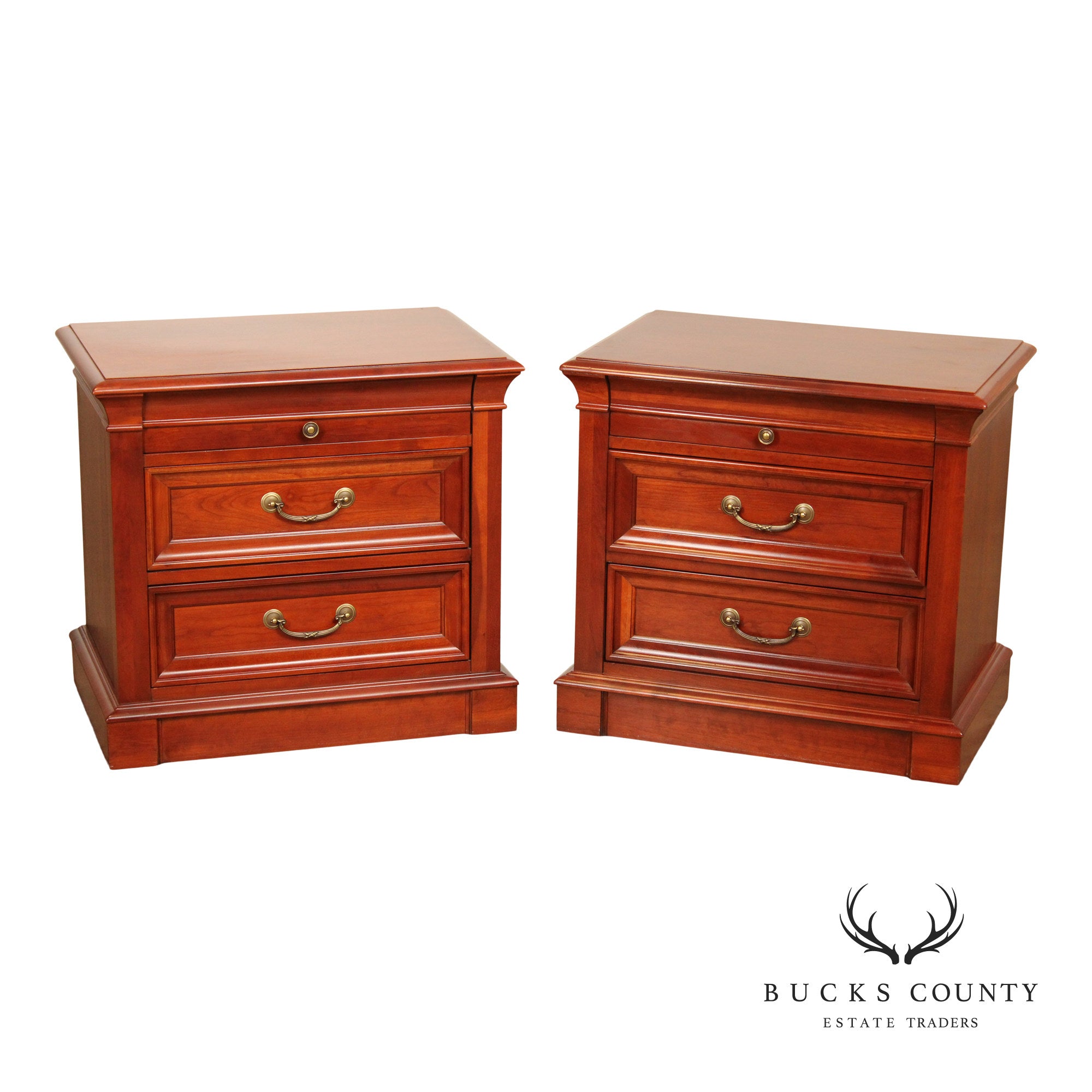 Ethan Allen 'Medallion' Pair of Three-Drawer Nightstands