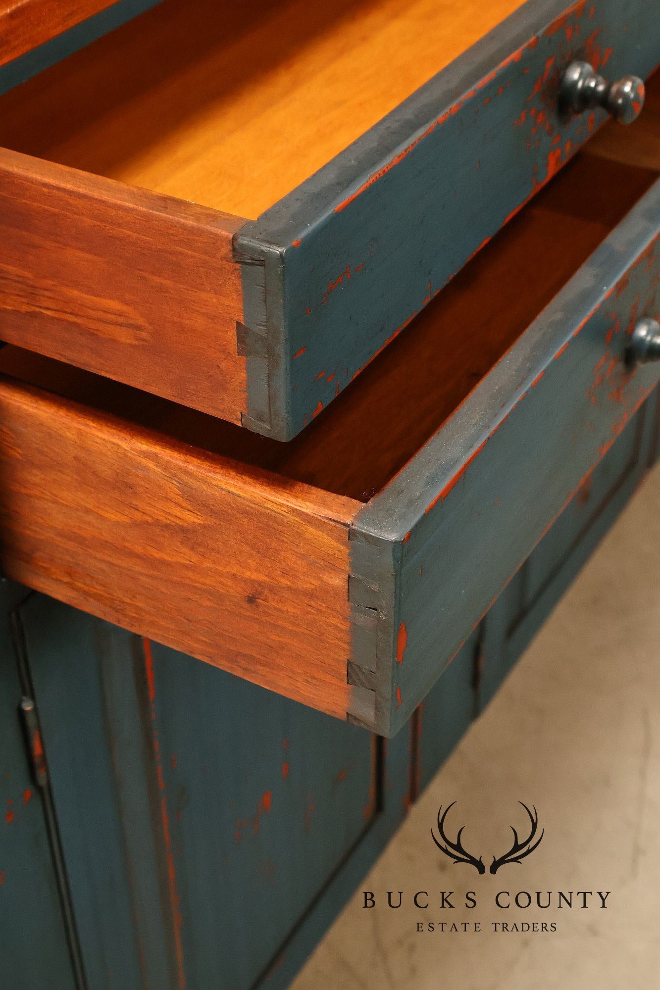 Vintage Farmhouse Style Distress Painted Pine Sideboard with Hutch Top