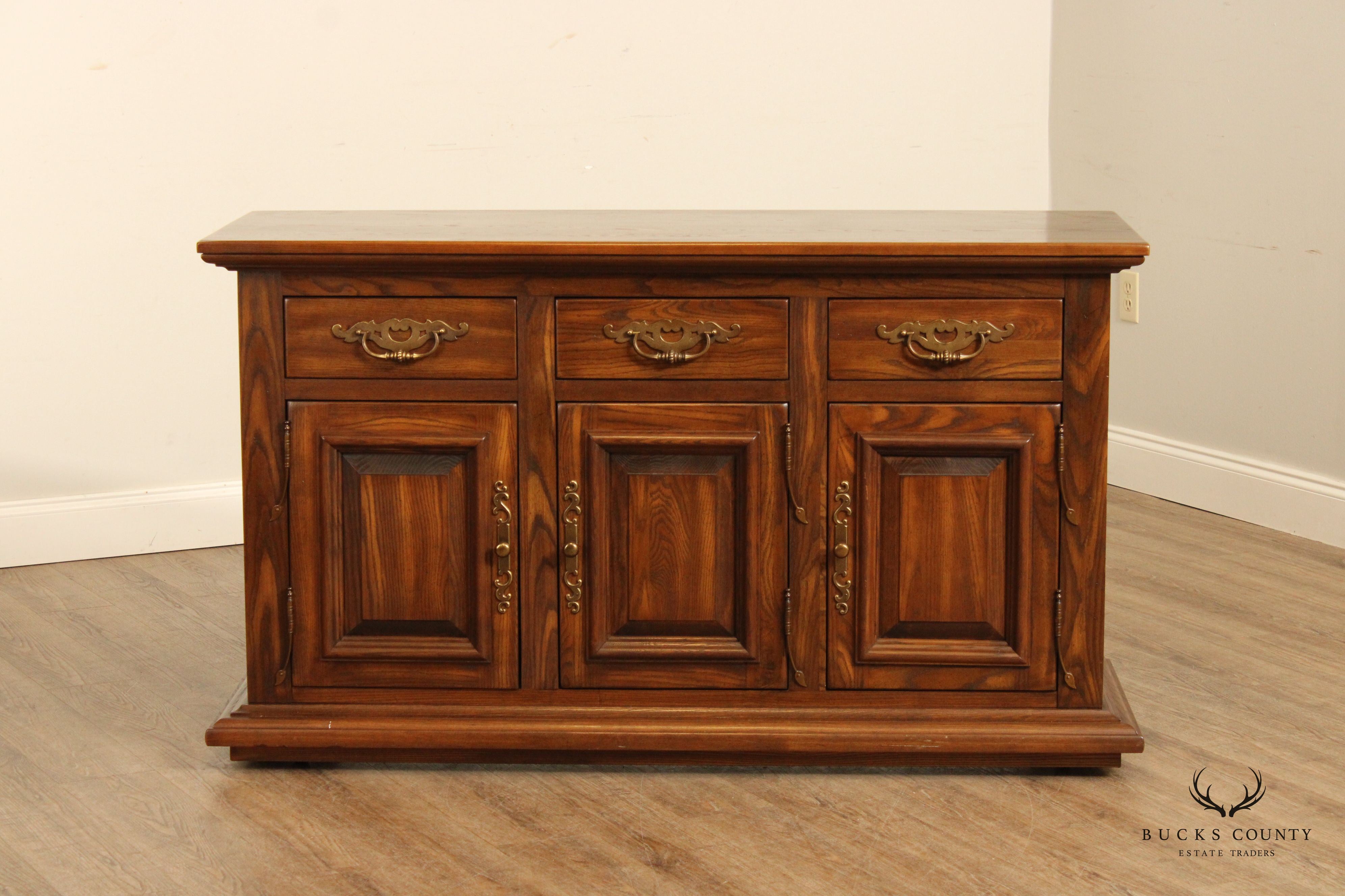 Heywood Wakefield Vintage Colonial Revival Traditional Oak Sideboard