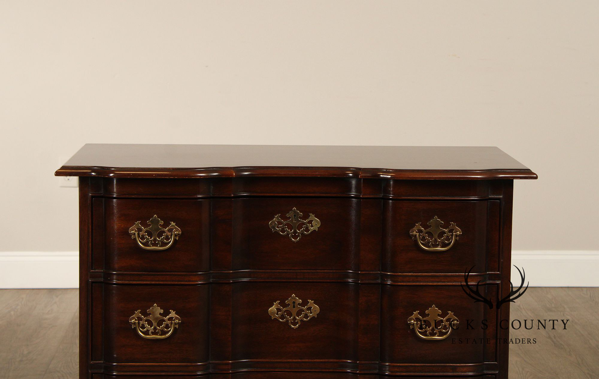 Drexel '18th Century Classics' Mahogany Blockfront Chest