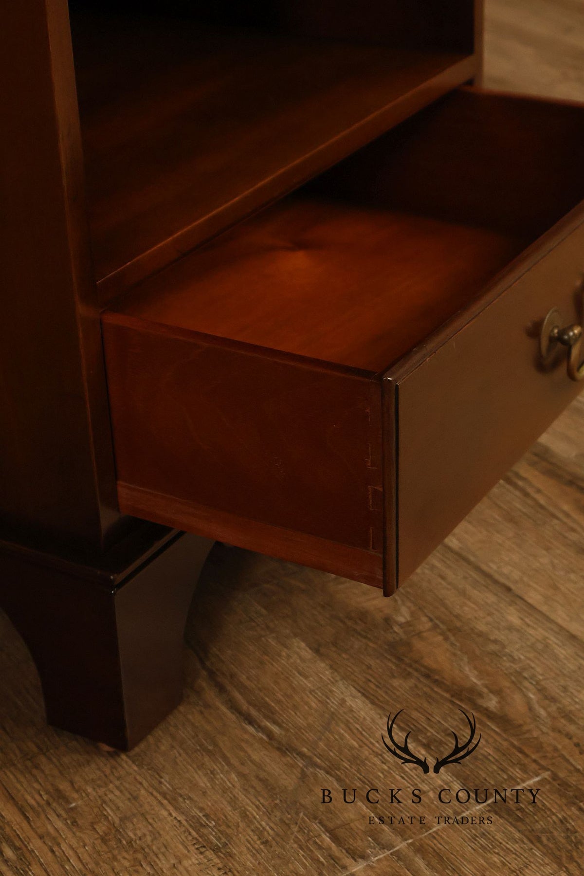 Pair Of Kittinger Old Dominion Mahogany Open Nightstands