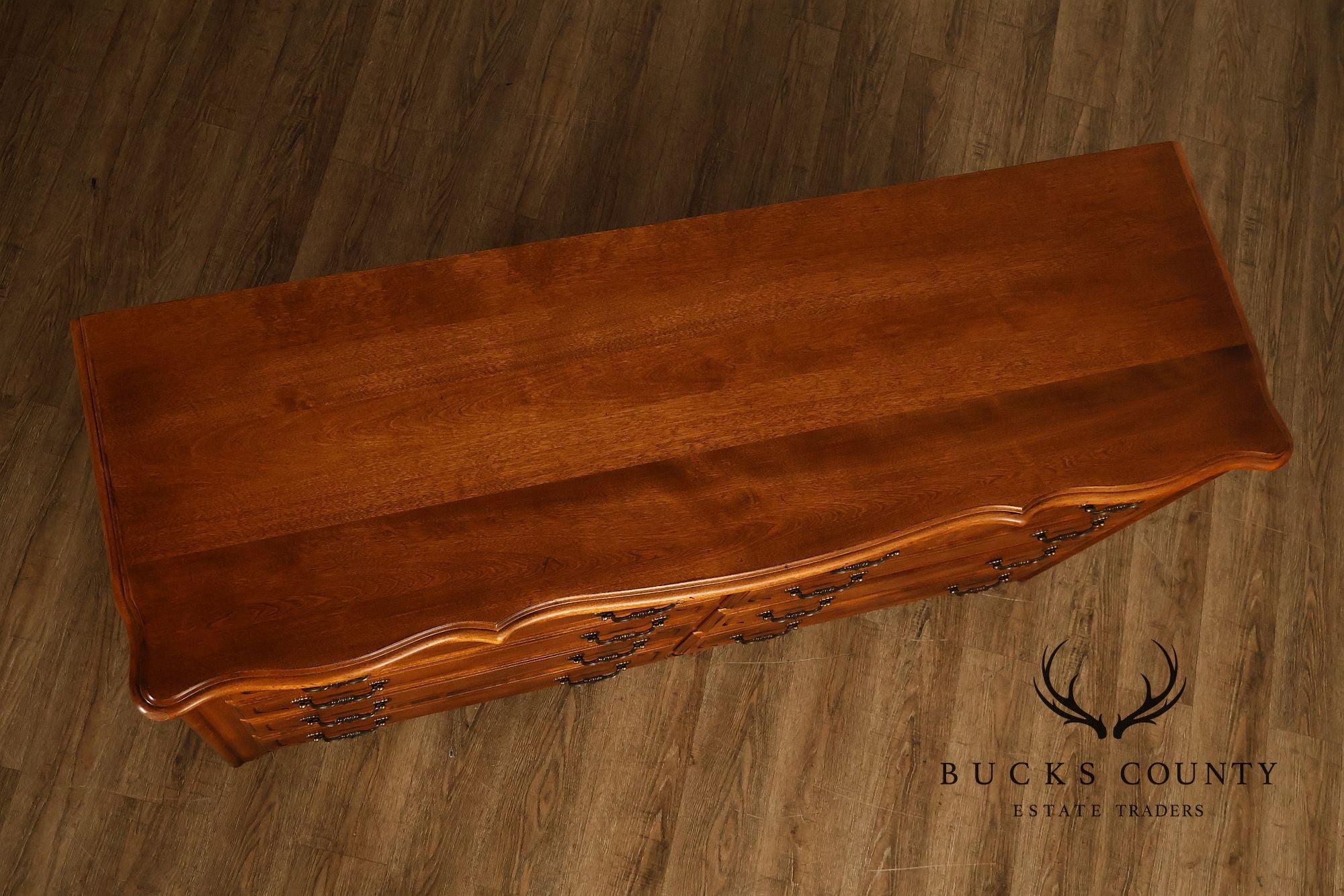 Ethan Allen Country French Maple And Birchwood Eight Drawer Dresser