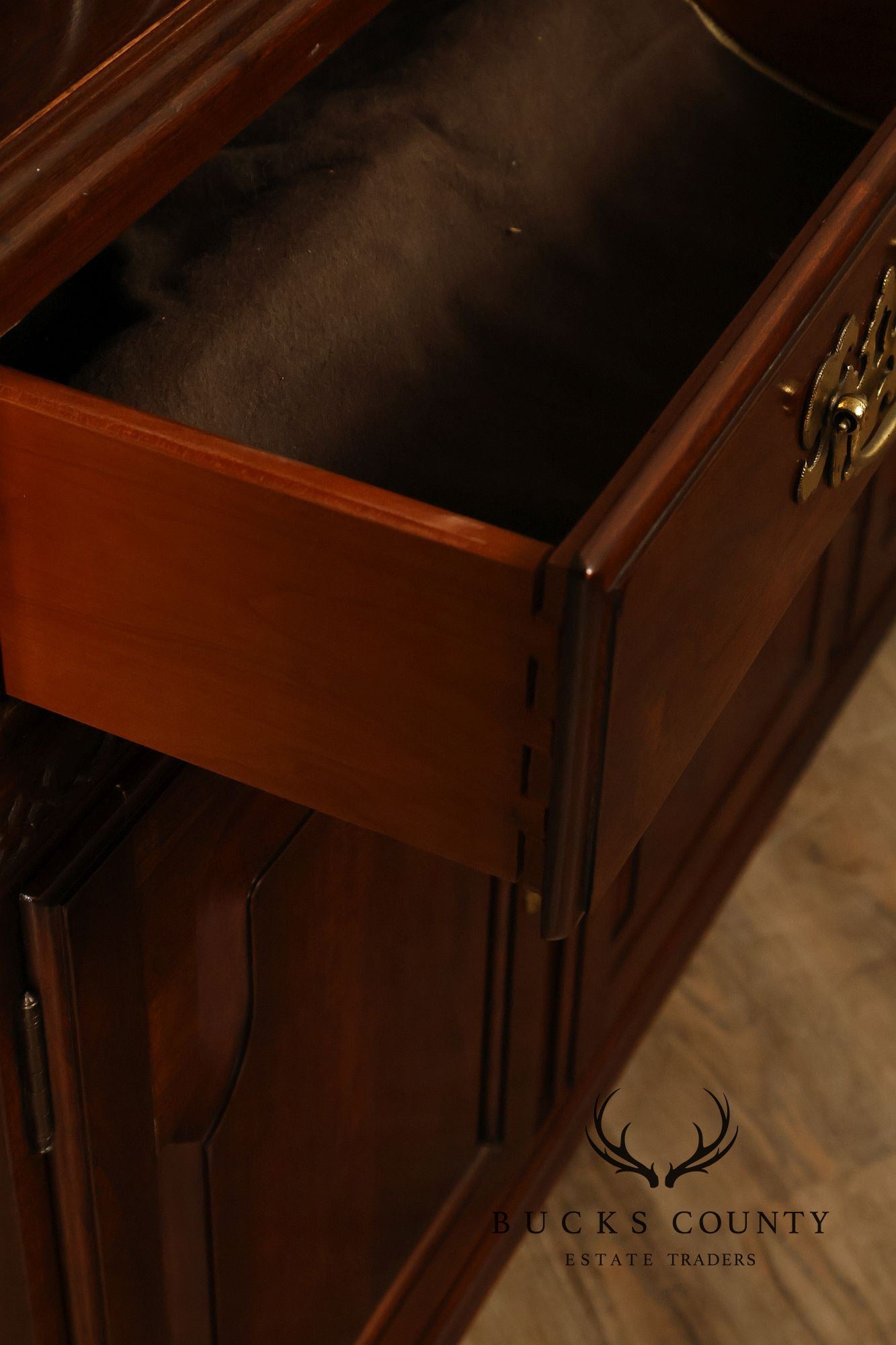 Ethan Allen 'Georgian Court' Cherry China Cabinet