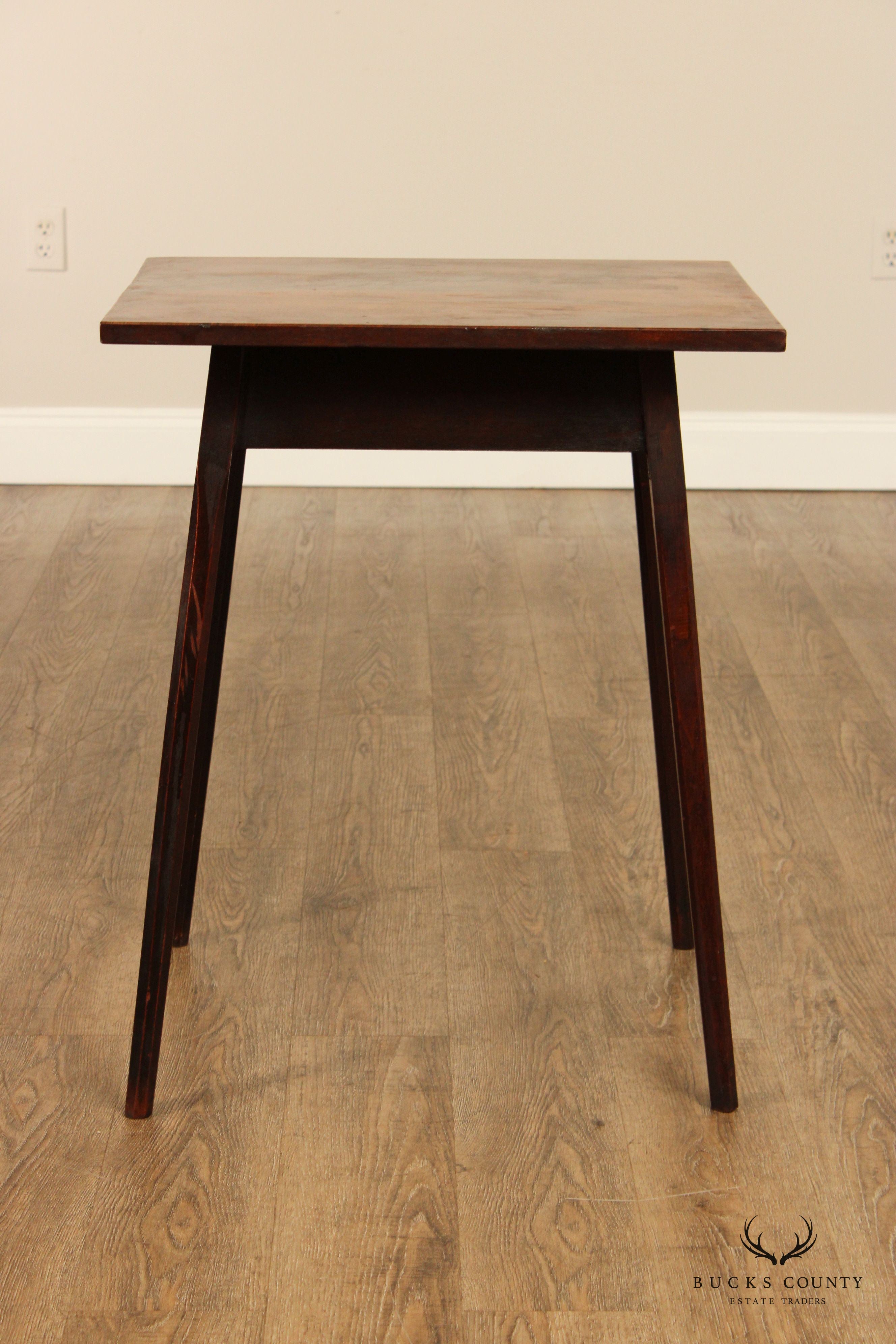 Antique Federal Style Walnut Pencil Leg Side Table