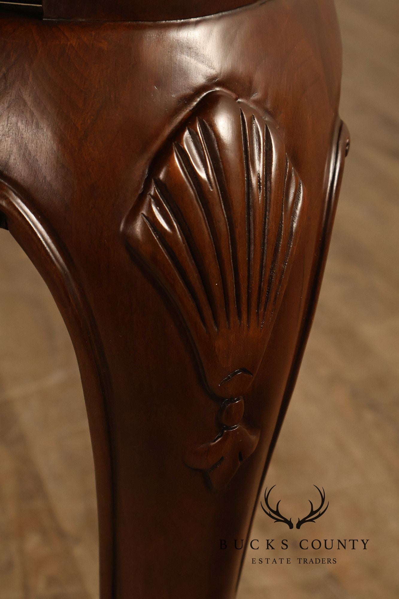 Ethan Allen Queen Anne Style Expandable Cherry Dining Table