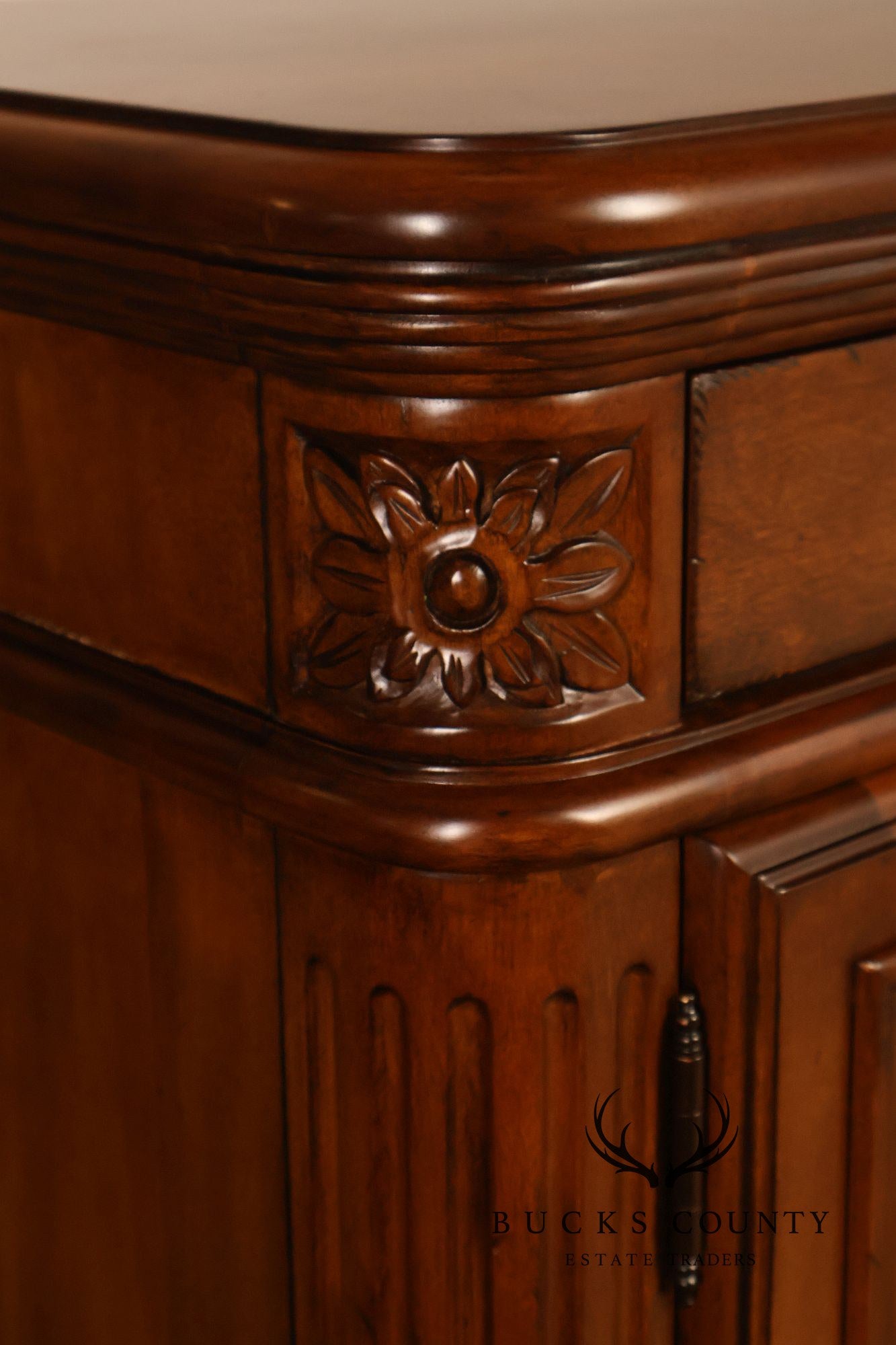 Laura Ashley Home Traditional Sideboard Buffet Cabinet