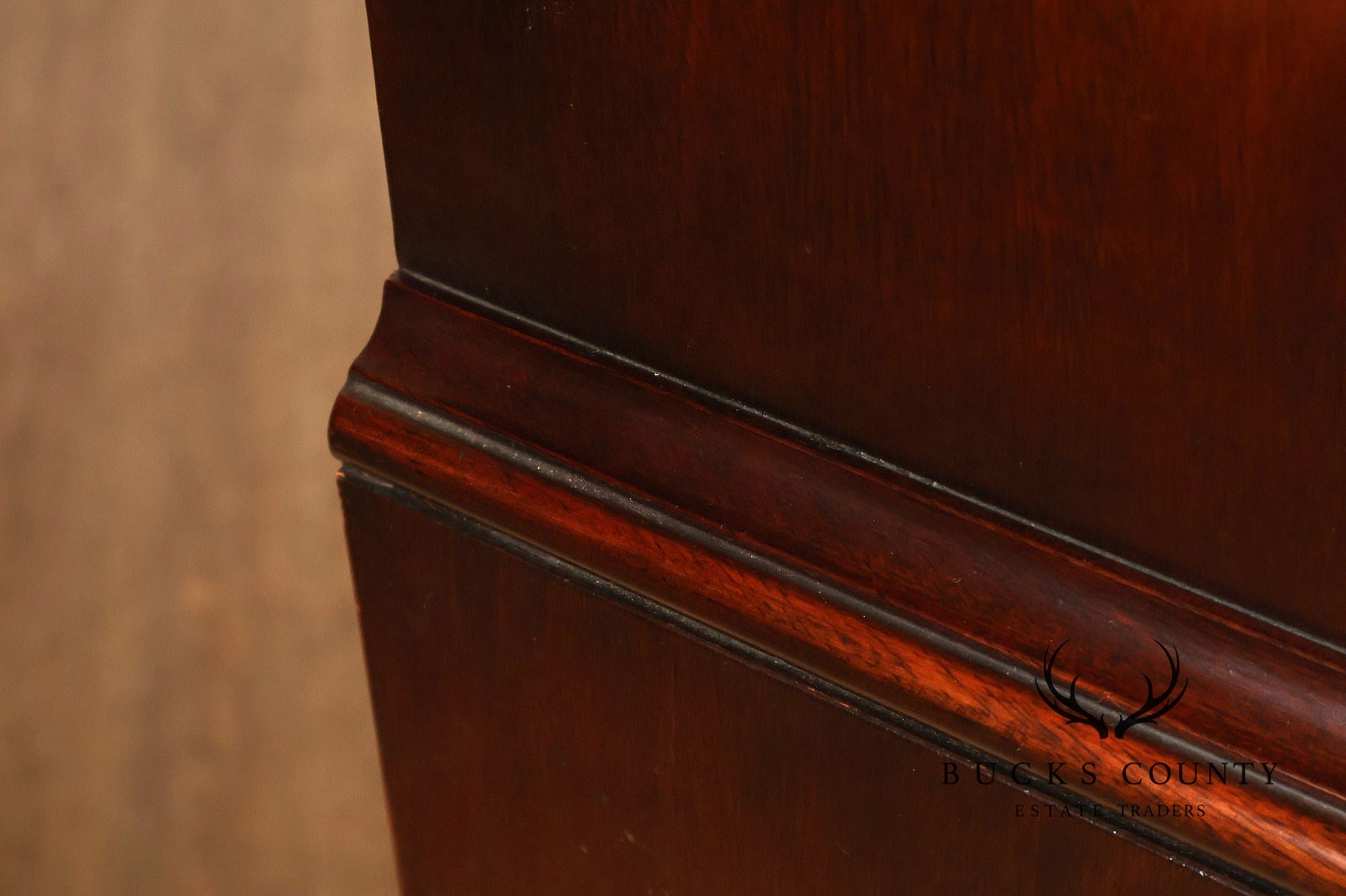 Kindel Georgian Style Mahogany Chest on Chest