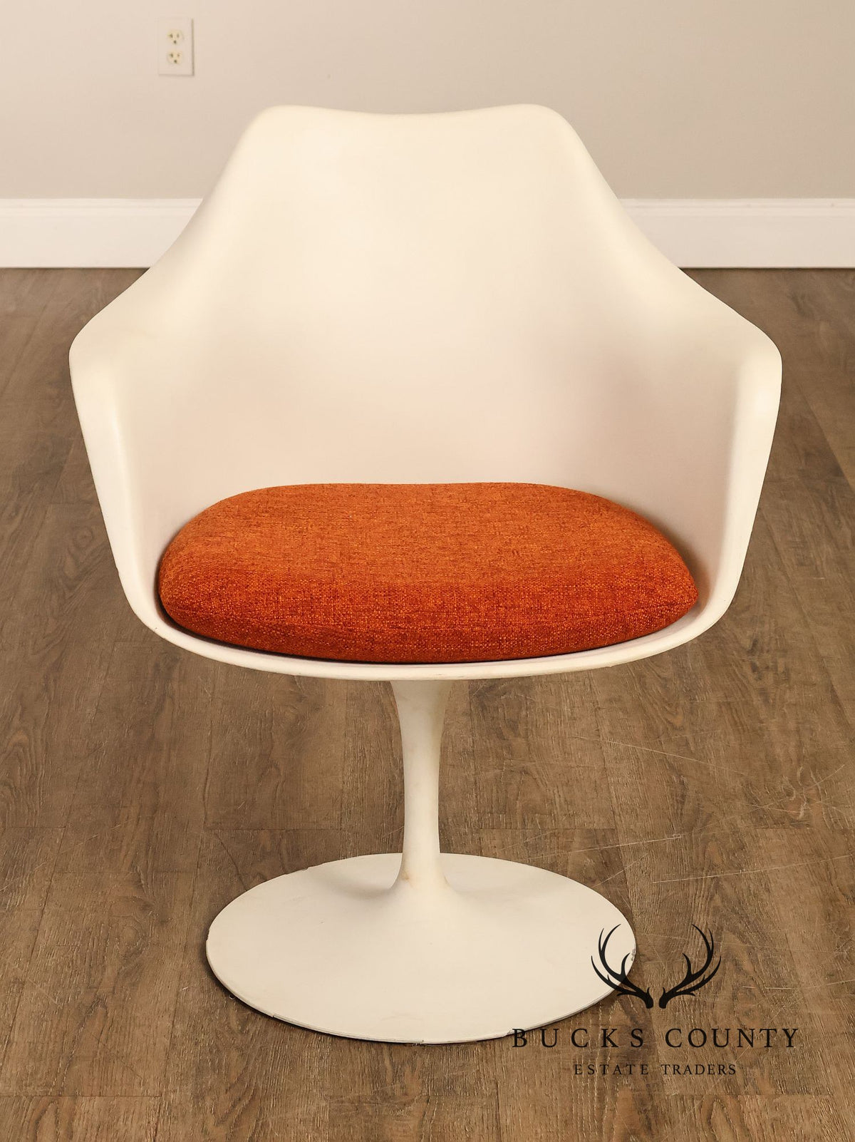 Eero Saarinen Mid Century Modern Set of Four Tulip Armchairs