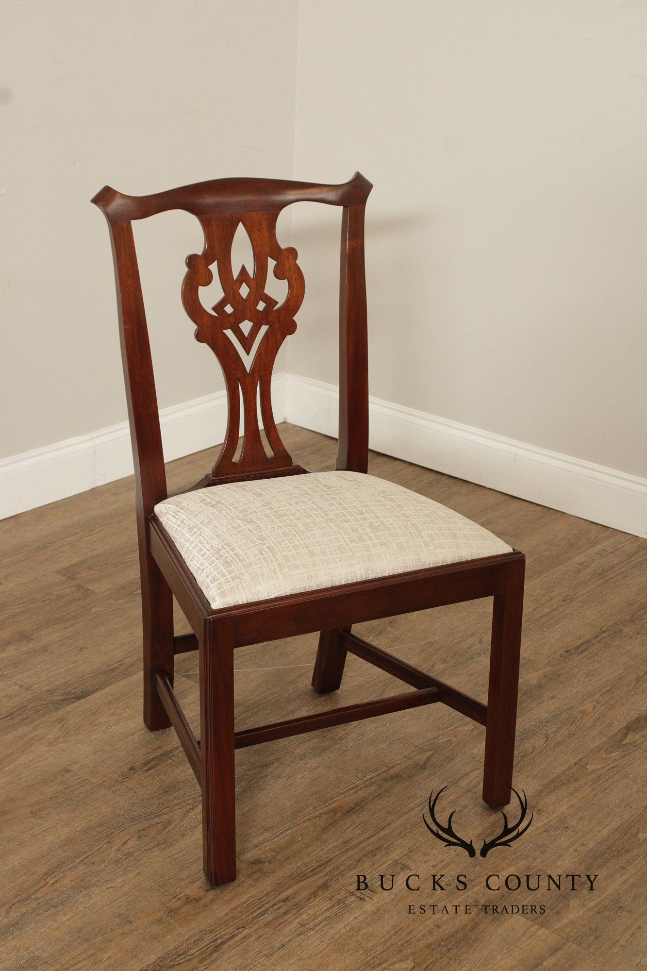 Henkel Harris Georgian Style Set of Eight Mahogany Dining Chairs