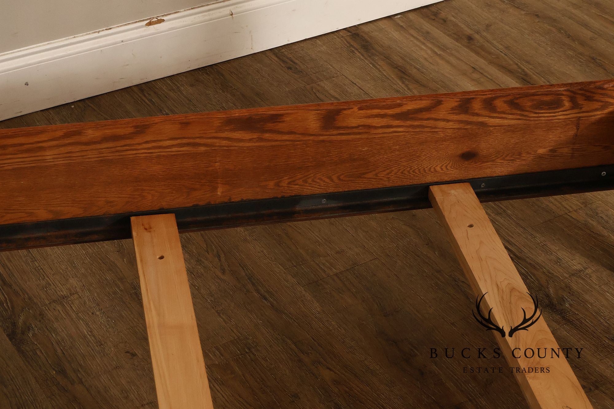 Hunt Country Furniture Windsor Style Oak King Size Bed