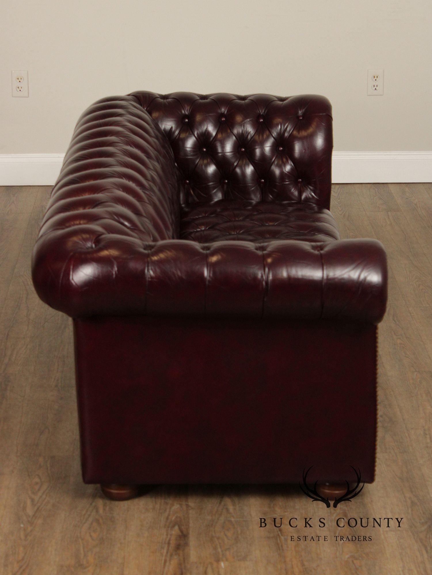 Quality Tufted Leather Vintage Chesterfield Style Sofa