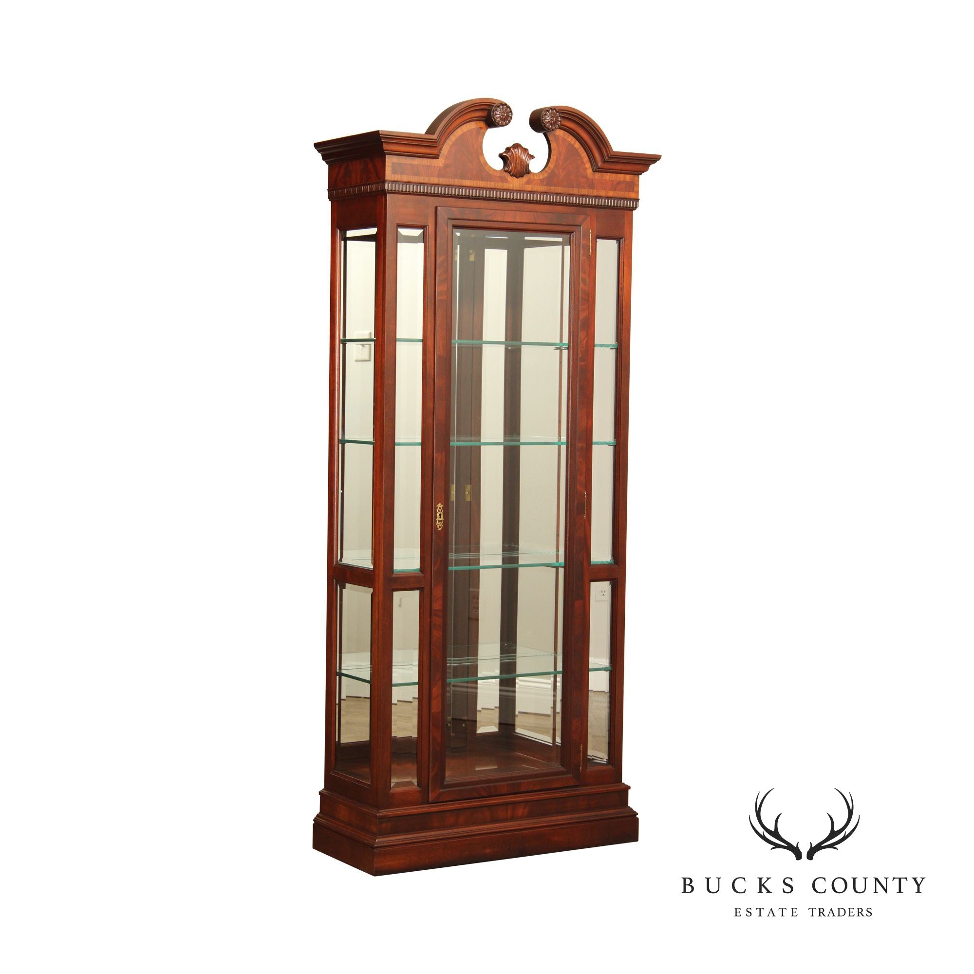 Sligh Chippendale Style Mahogany and Glass Curio Display Cabinet