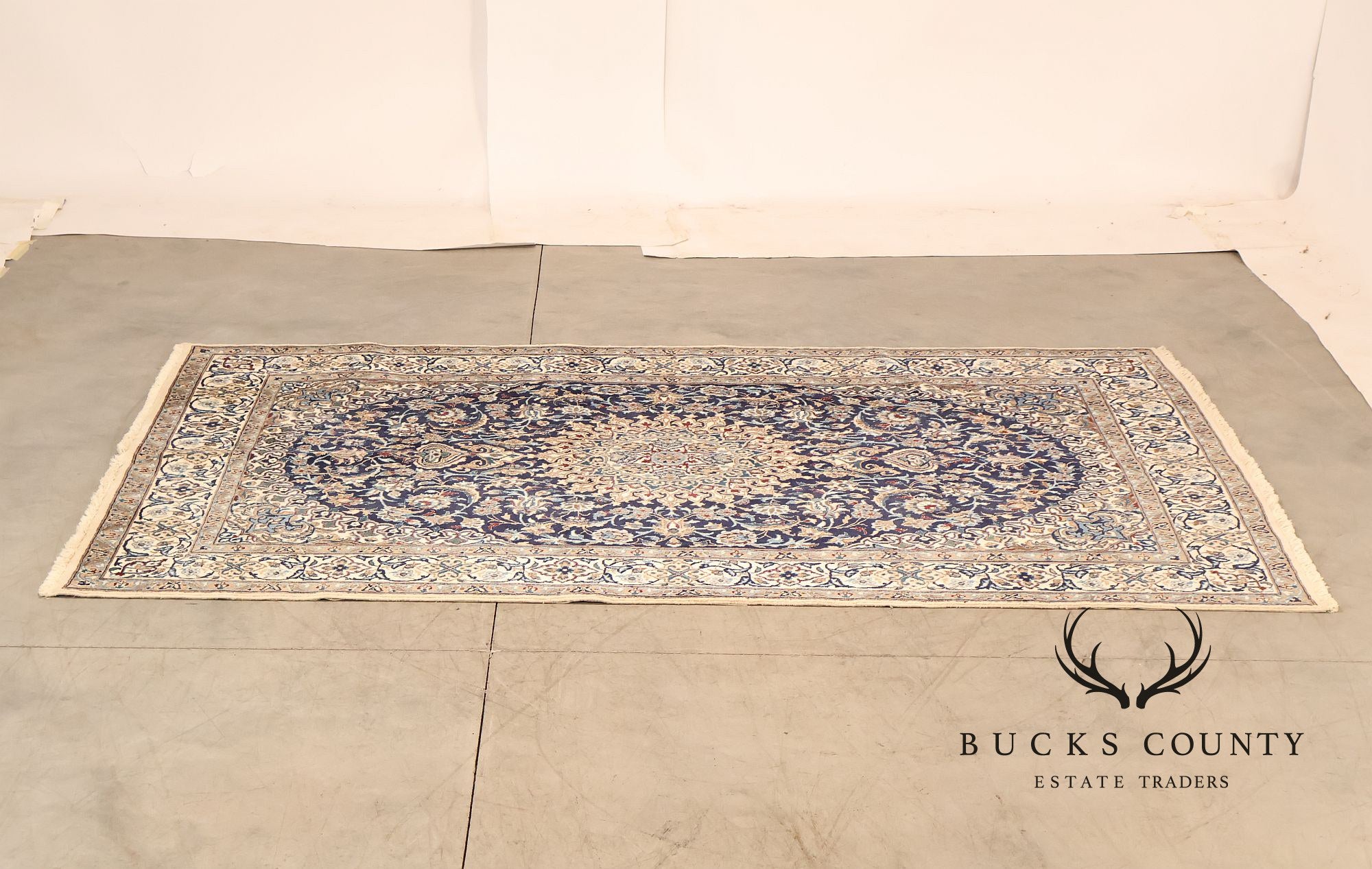 Handwoven Wool Curvilinear Medallion 6.4' x 10.75' Rug