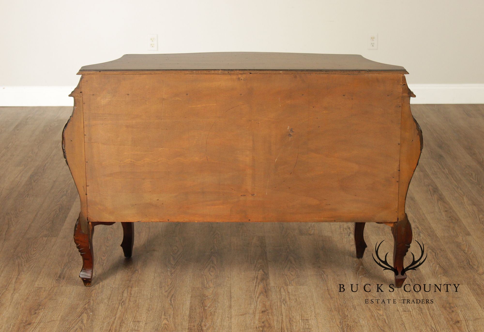 Italian Provincial Vintage Pair of Carved Bombe Commodes