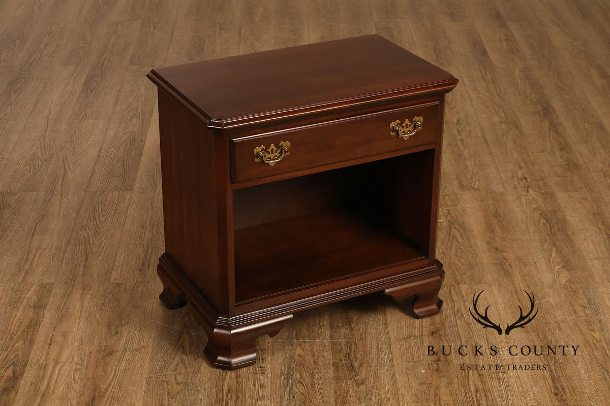 Ethan Allen 'Georgian Court' Pair of Cherry Open Nightstands