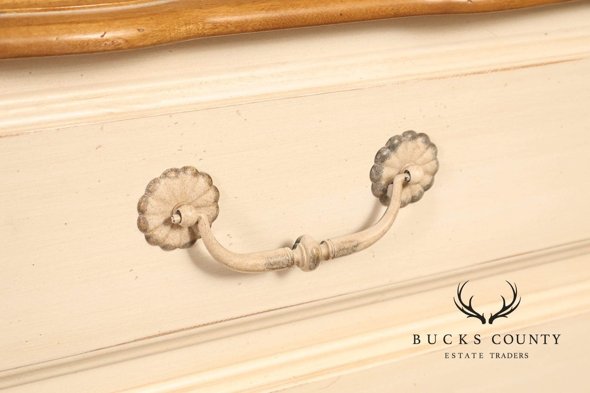 Ethan Allen French Country Style Pair of Painted Nightstands