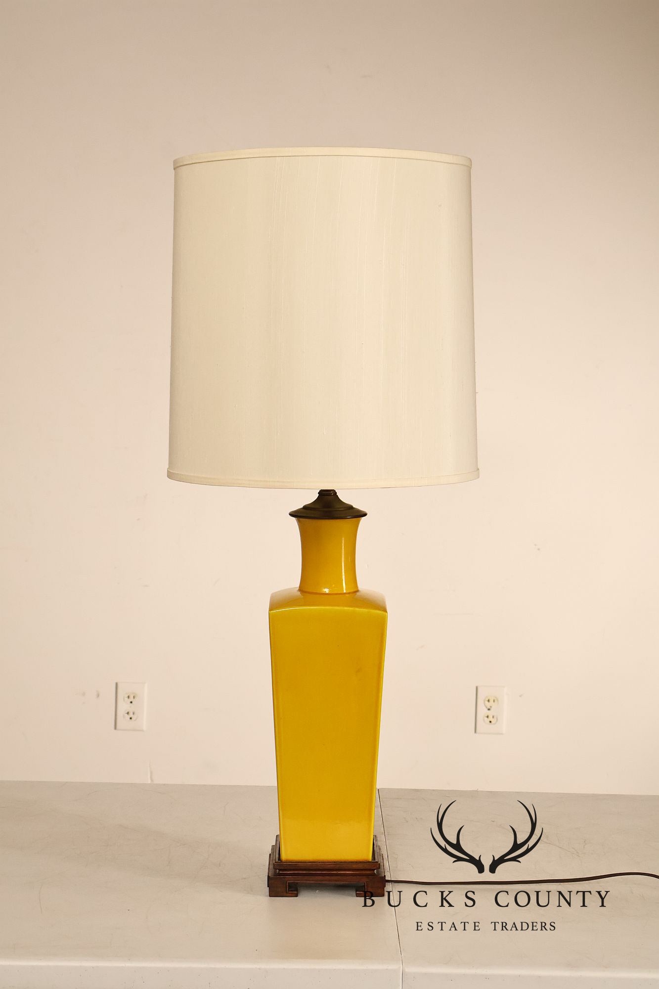Mid Century Modern Yellow Glazed Ceramic Table Lamp