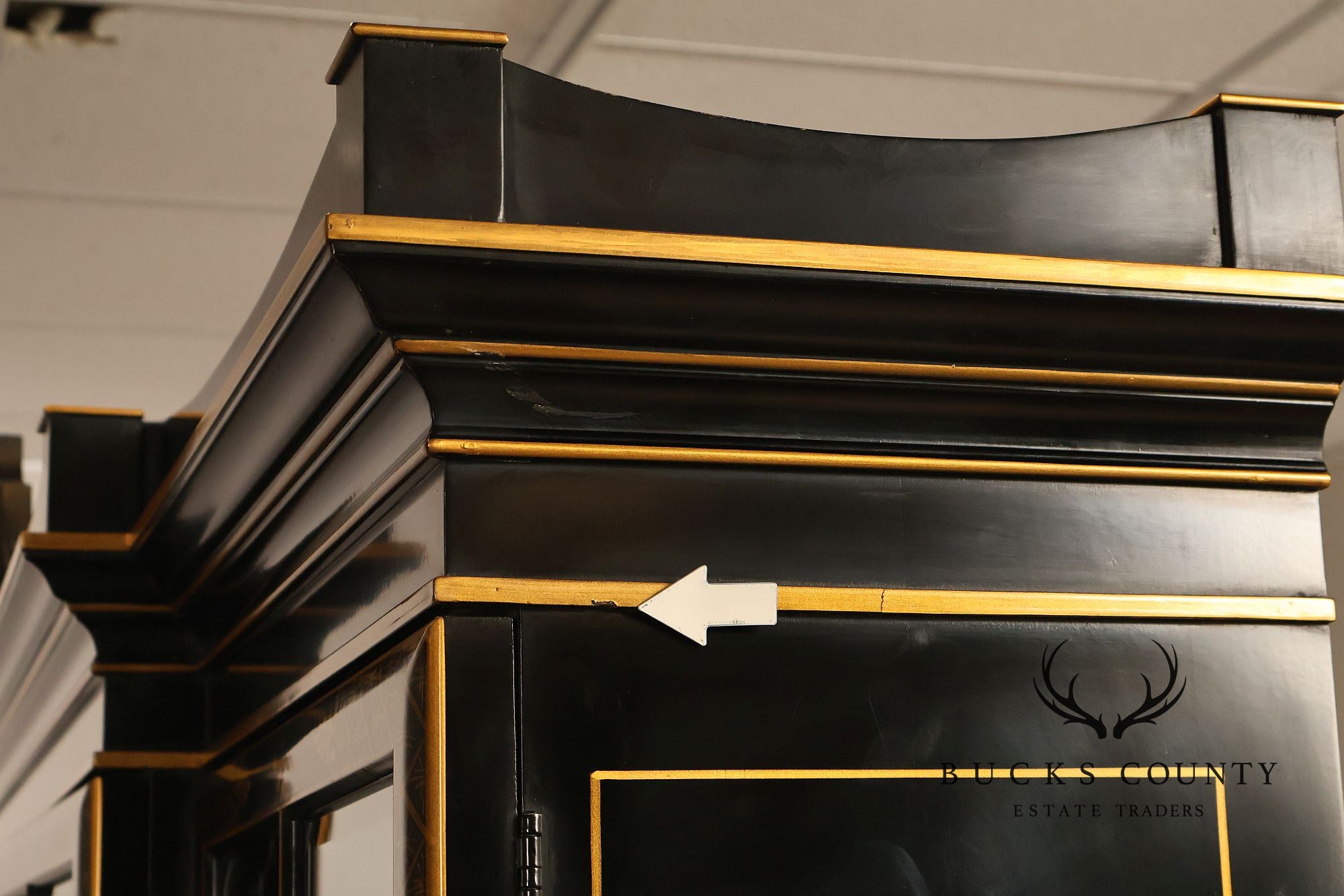 Union National Chinoiserie Hand Painted China Display Cabinet