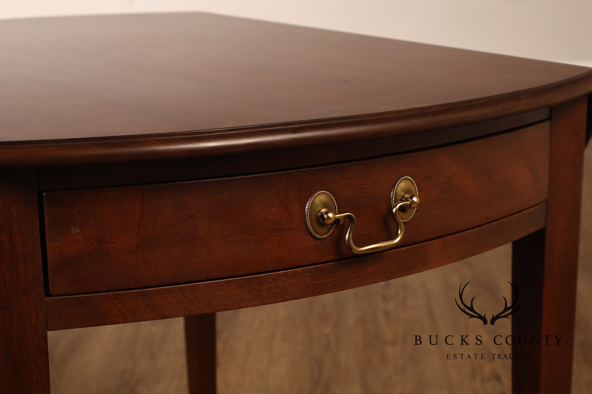 Henkel-Harris Hepplewhite Style Pair Of Mahogany Pembroke Drop Leaf Side Tables