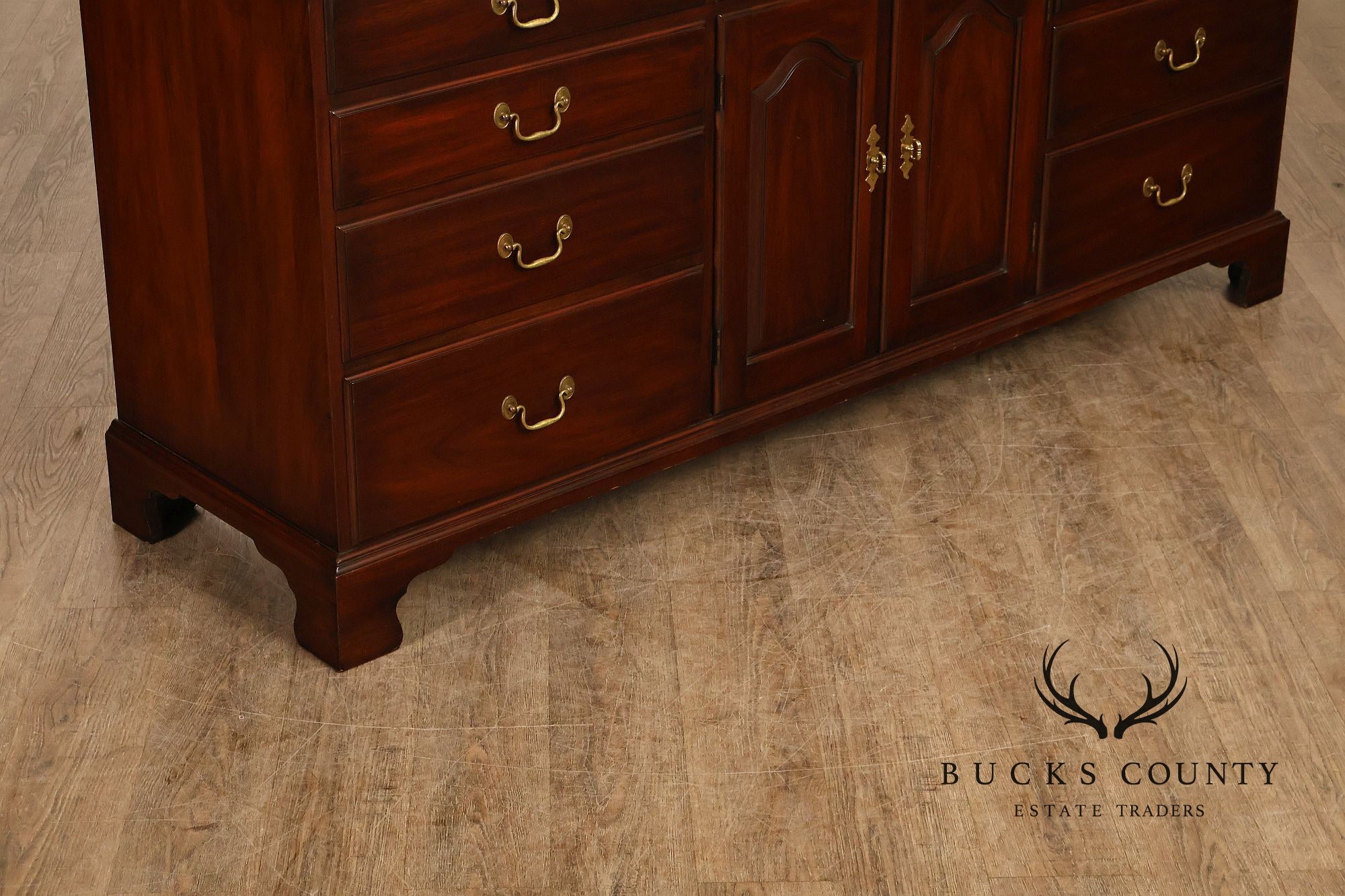 Henkel Harris Virginia Galleries Vintage Mahogany Long Dresser
