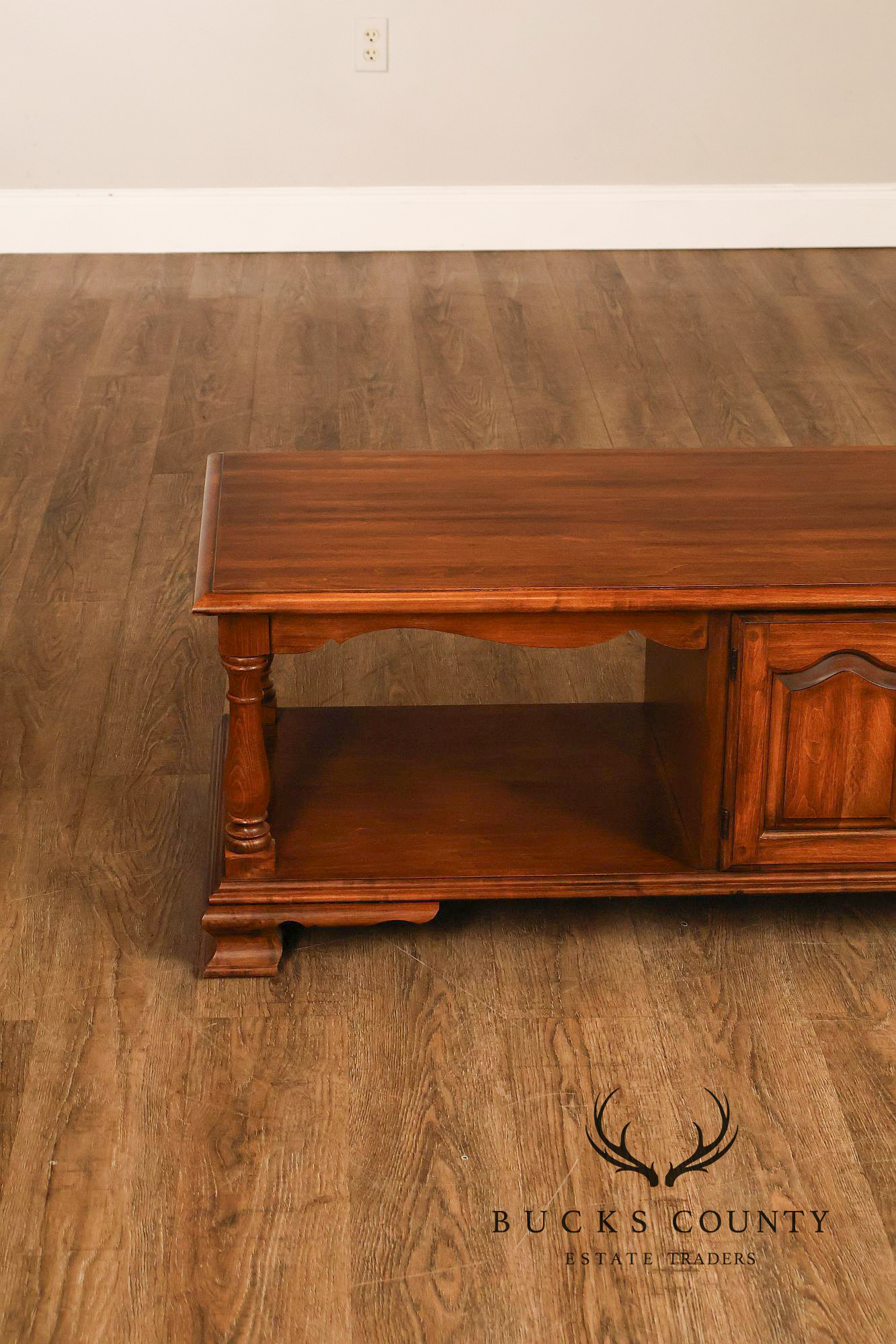 Pennsylvania House Traditional Style Vintage Maple Long Coffee Table With Cabinet Storage