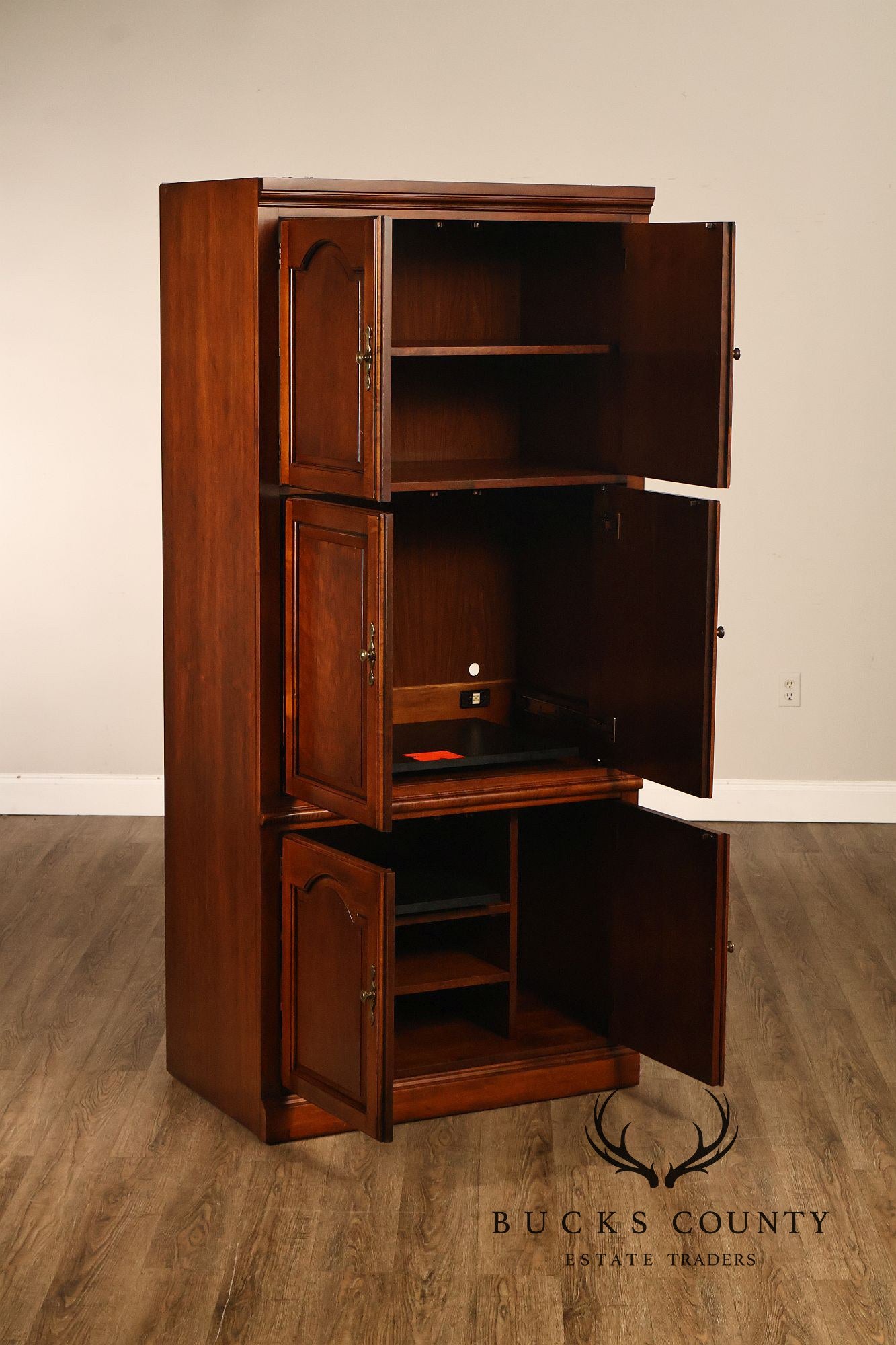 Thomasville Traditional Cherry Finish Entertainment Armoire Media Cabinet