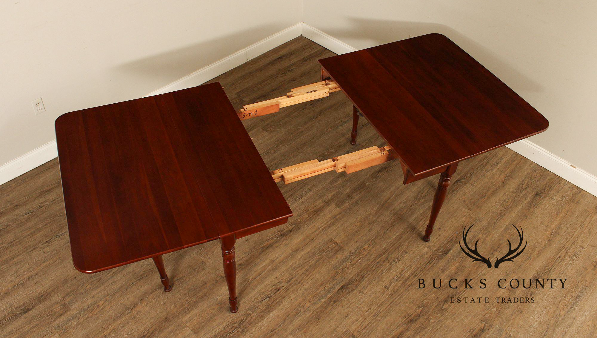 Sheraton Style Cherry Drop-Leaf Extendable Dining Table