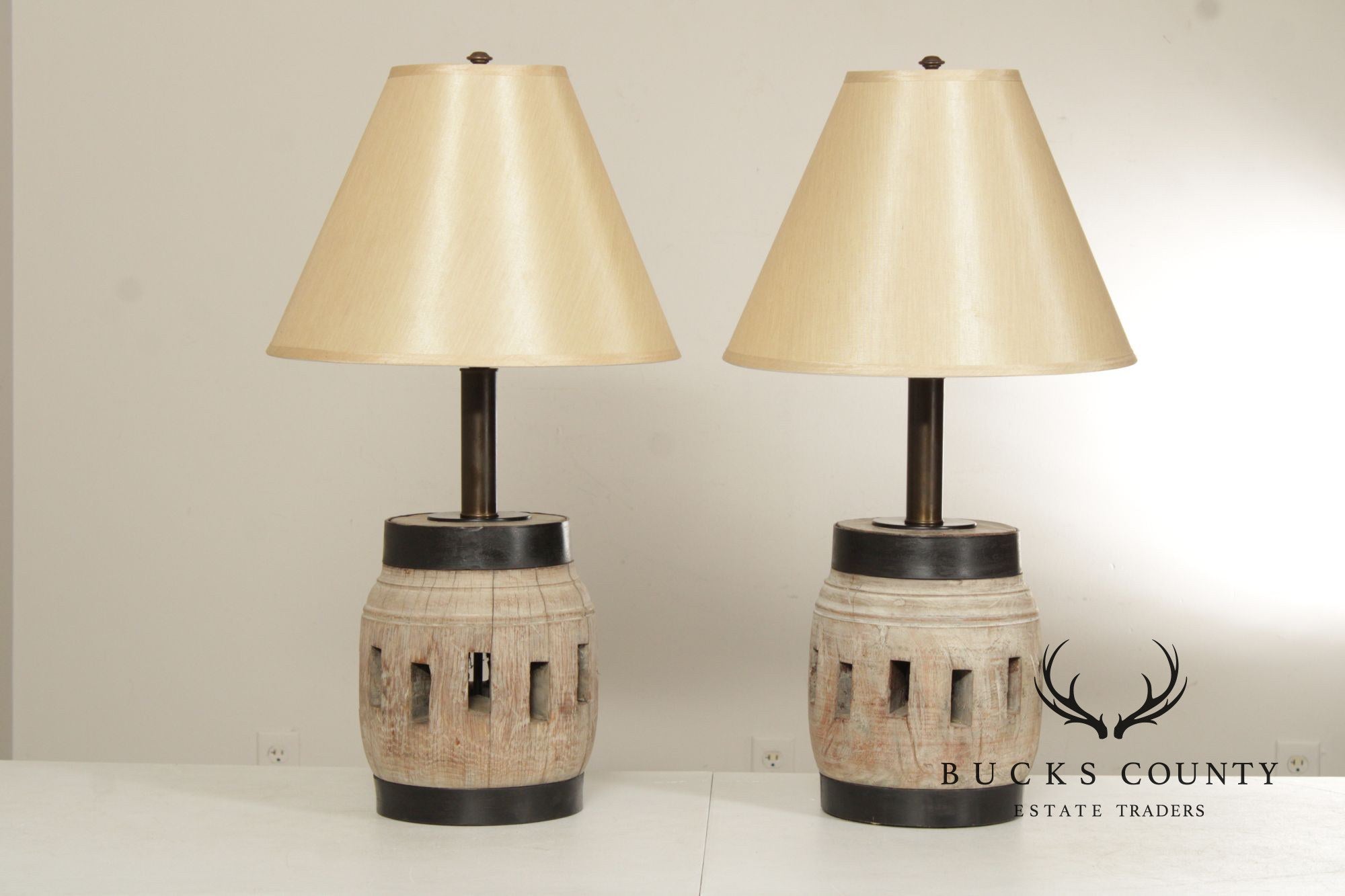 Rustic Pair of Wagon Wheel Table Lamps