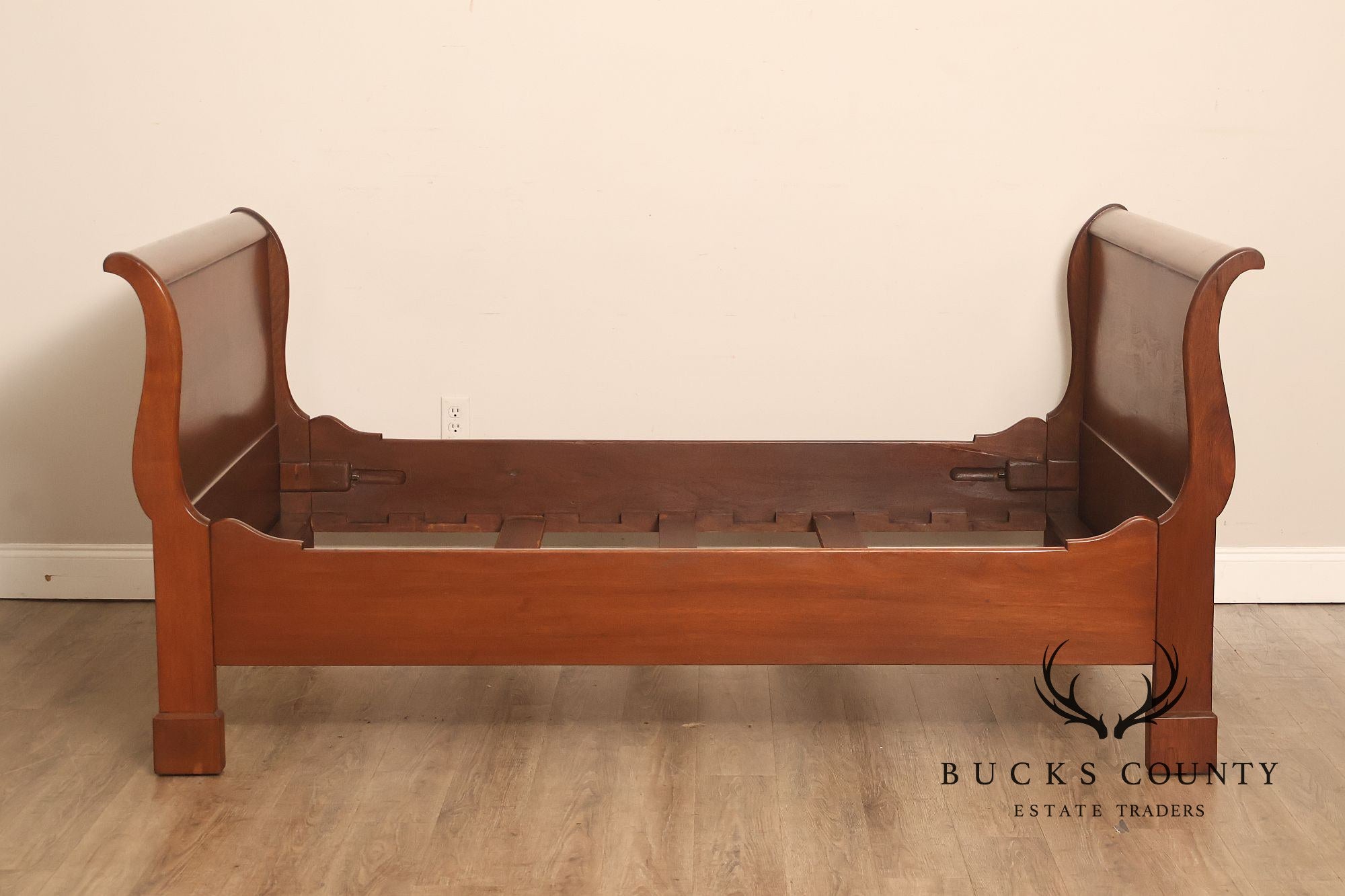 Antique Traditional Full Size Mahogany Sleigh Bed