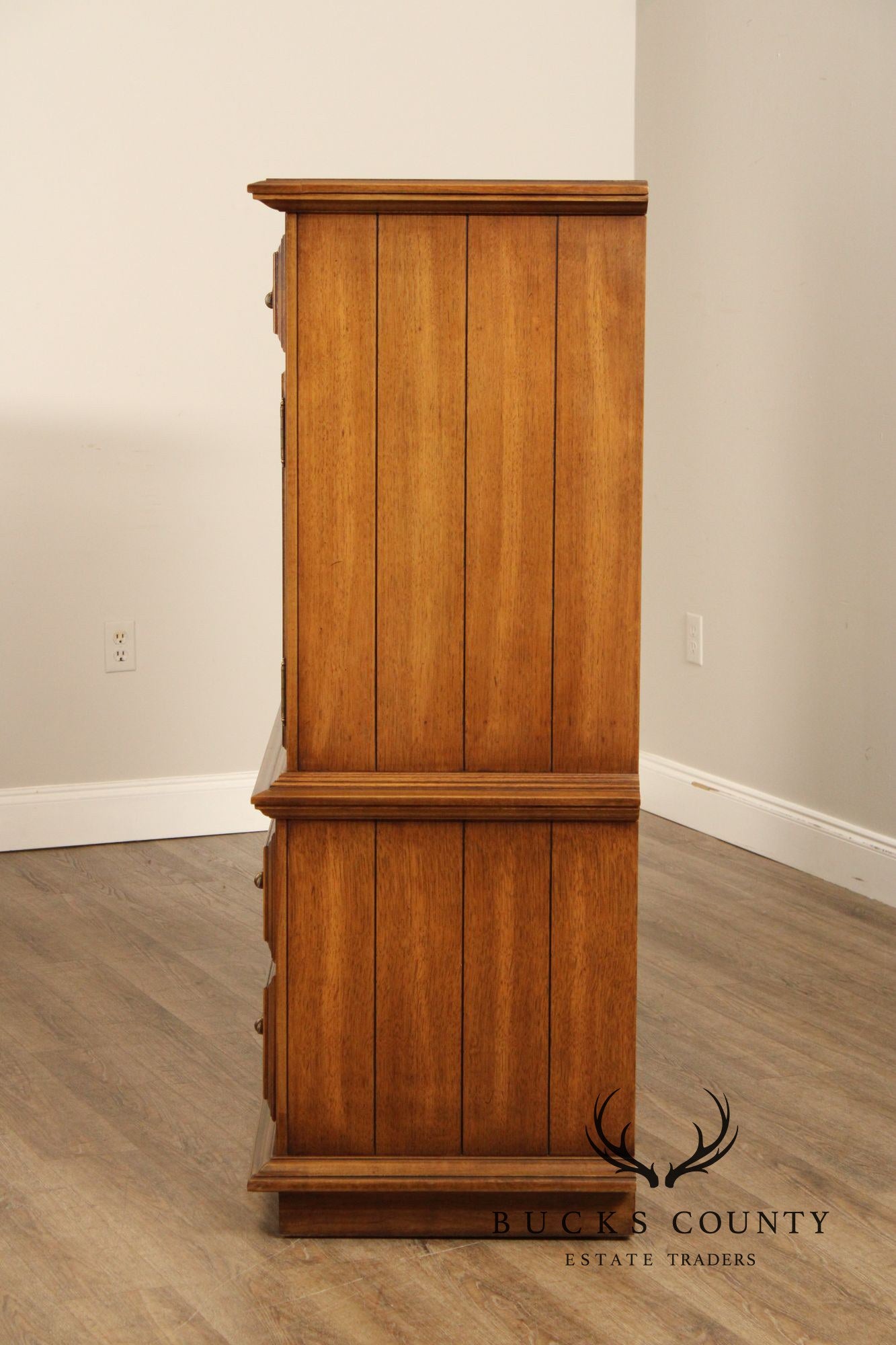 Thomasville Vintage Mediterranean Style Gentlemans Tall Chest