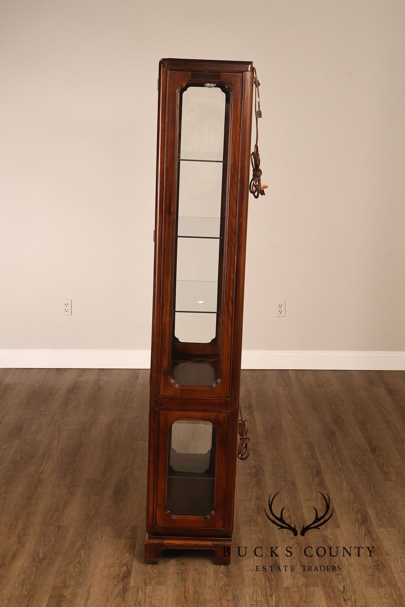 Hollywood Regency Asian Influenced Pair Of Lighted Curio Display Cabinets