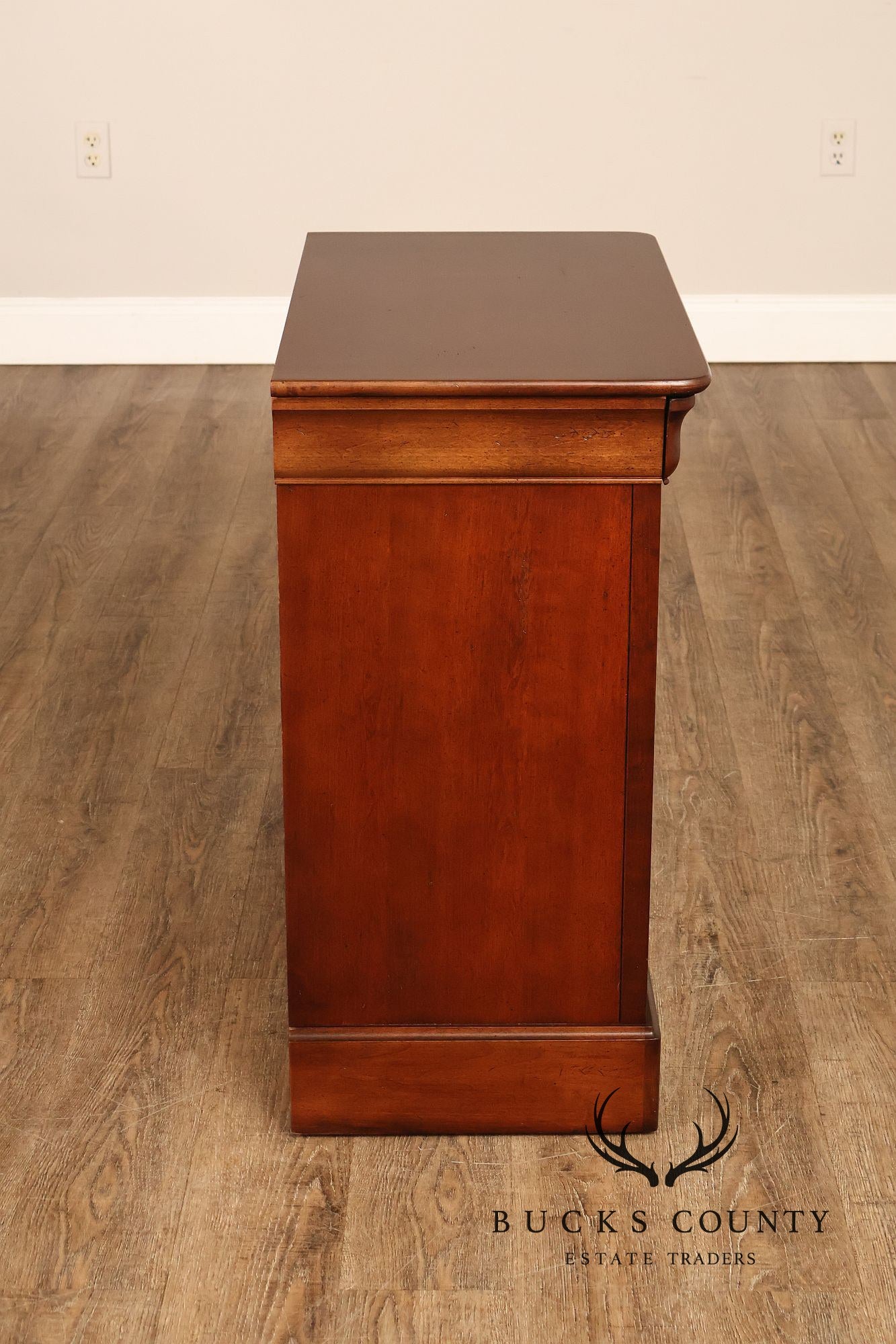 National Mt. Airy Louis Philippe Style Cherry Pair Of Nightstands With Drawer And Cabinet