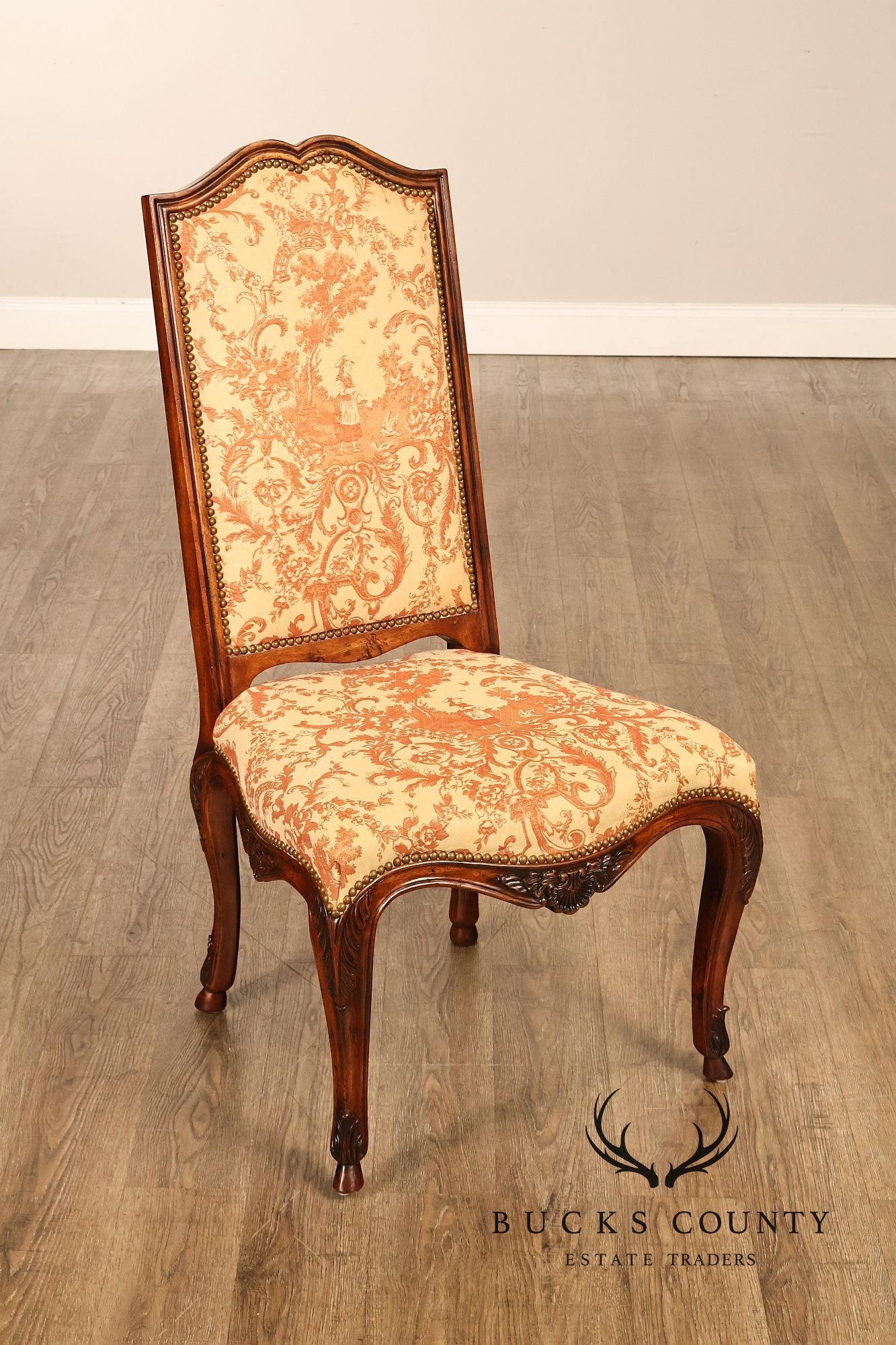 Henredon French Louis XV Style Pair of Carved Side Dining Chairs
