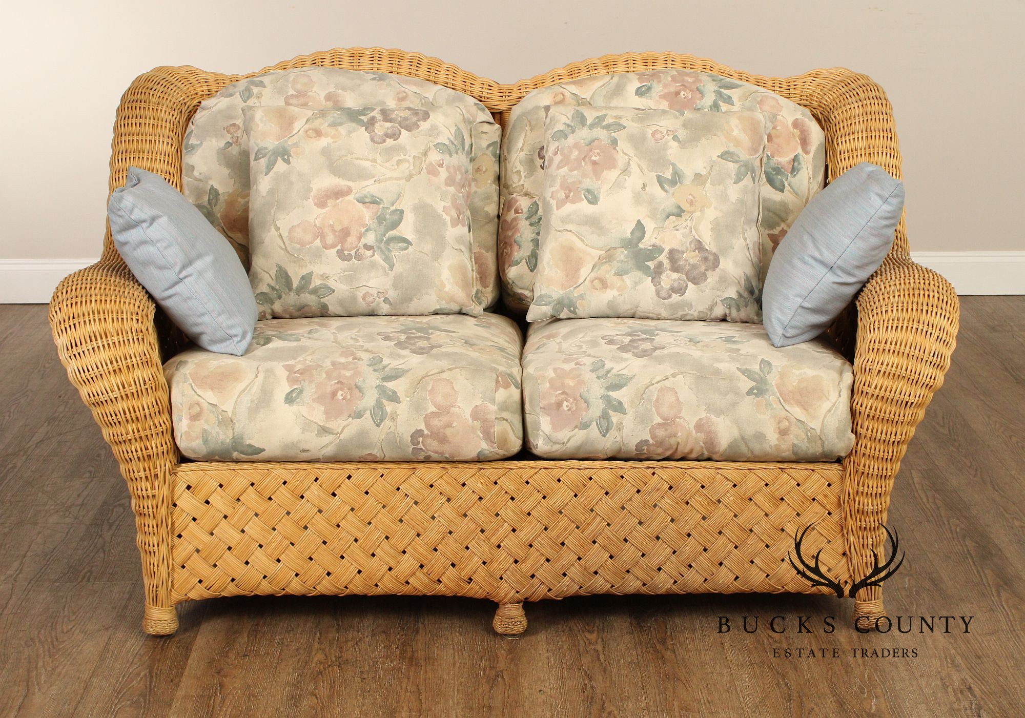 Quality Vintage Wicker Loveseat Sofa