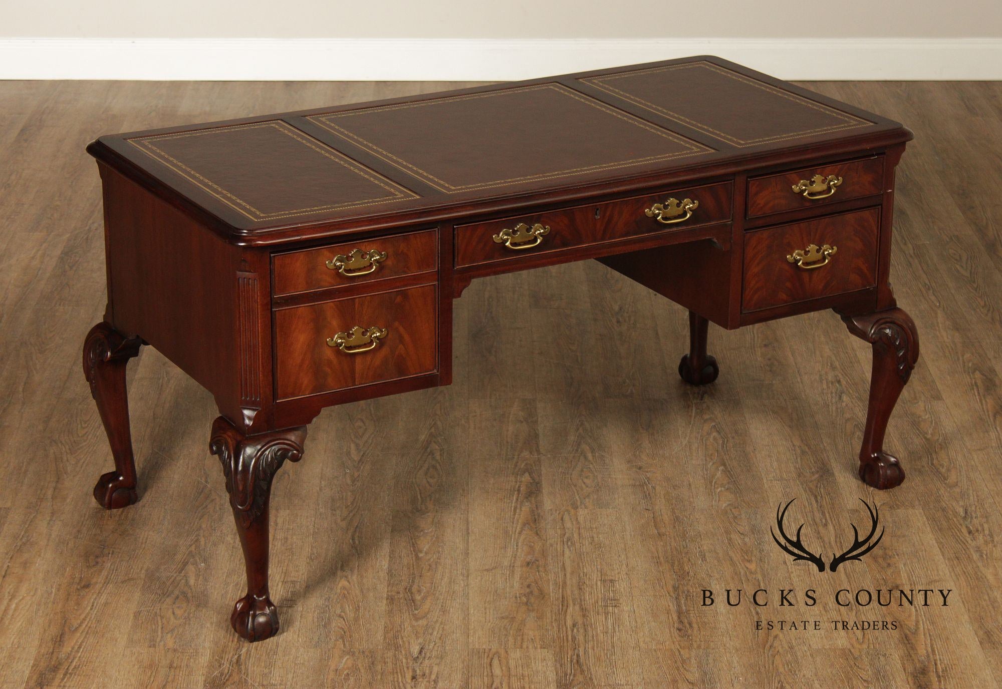 Hekman Chippendale Style Mahogany Leather Top Executive Desk
