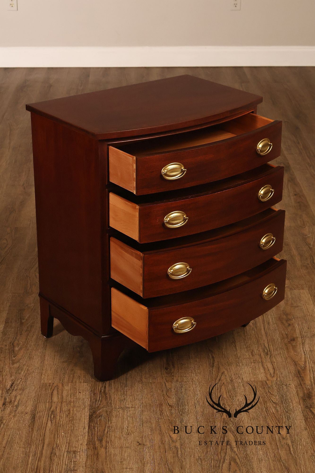 Thomasville Hepplewhite Style Pair Of Mahogany Bow Front Chest Nightstands
