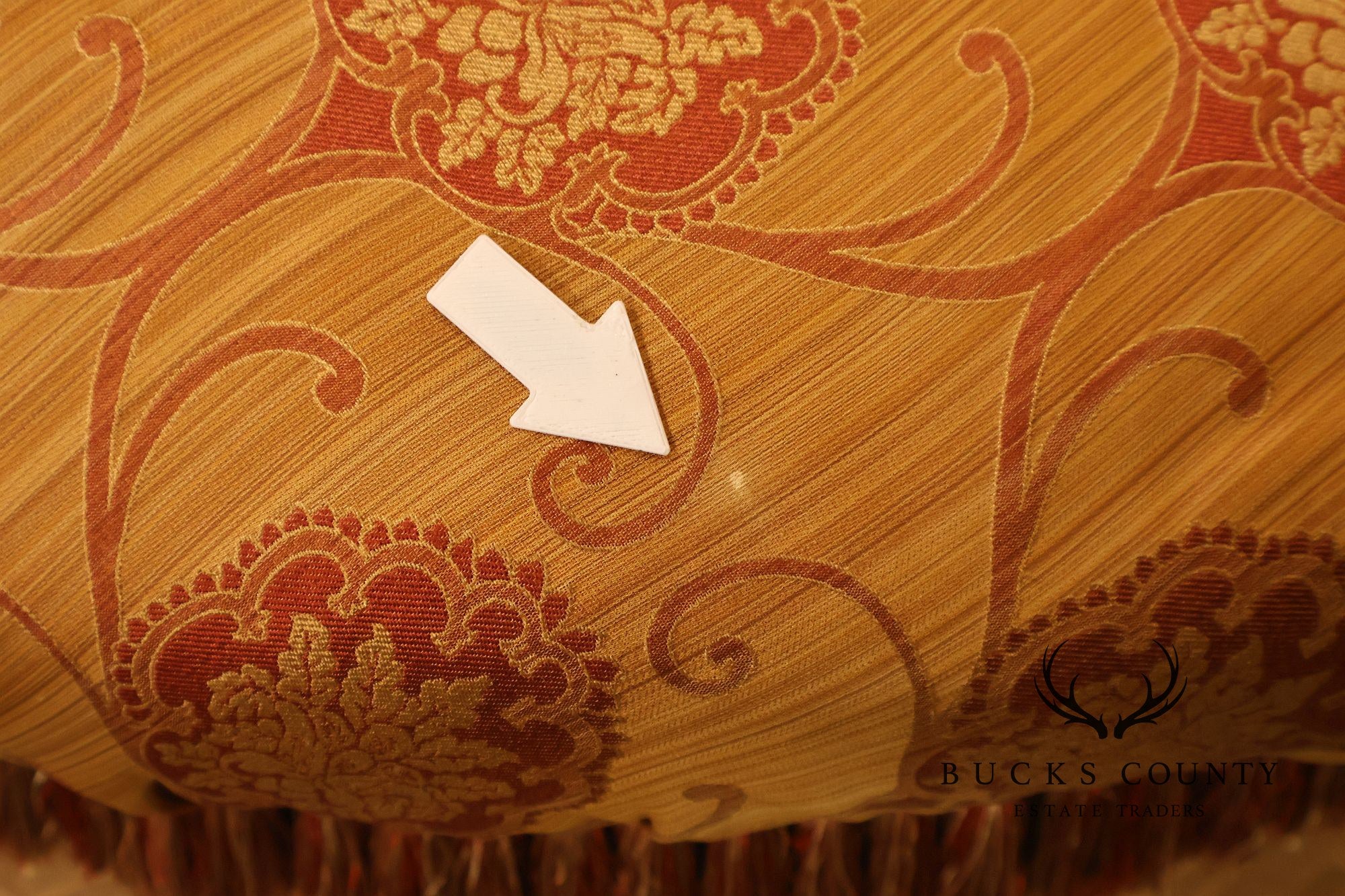 Key City Furniture Tufted Round Upholstered Ottoman With Fringe Skirt