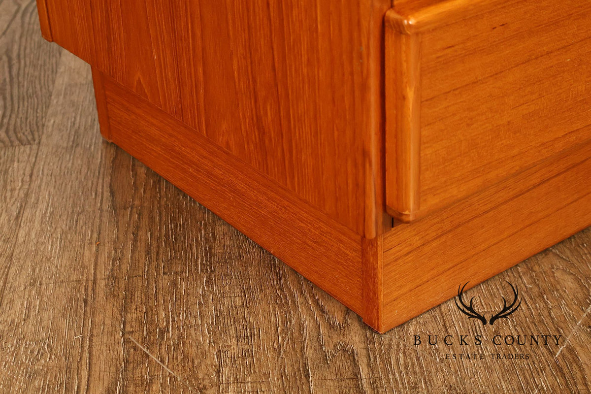 Scan Coll Danish Modern Pair of Teak Nightstands
