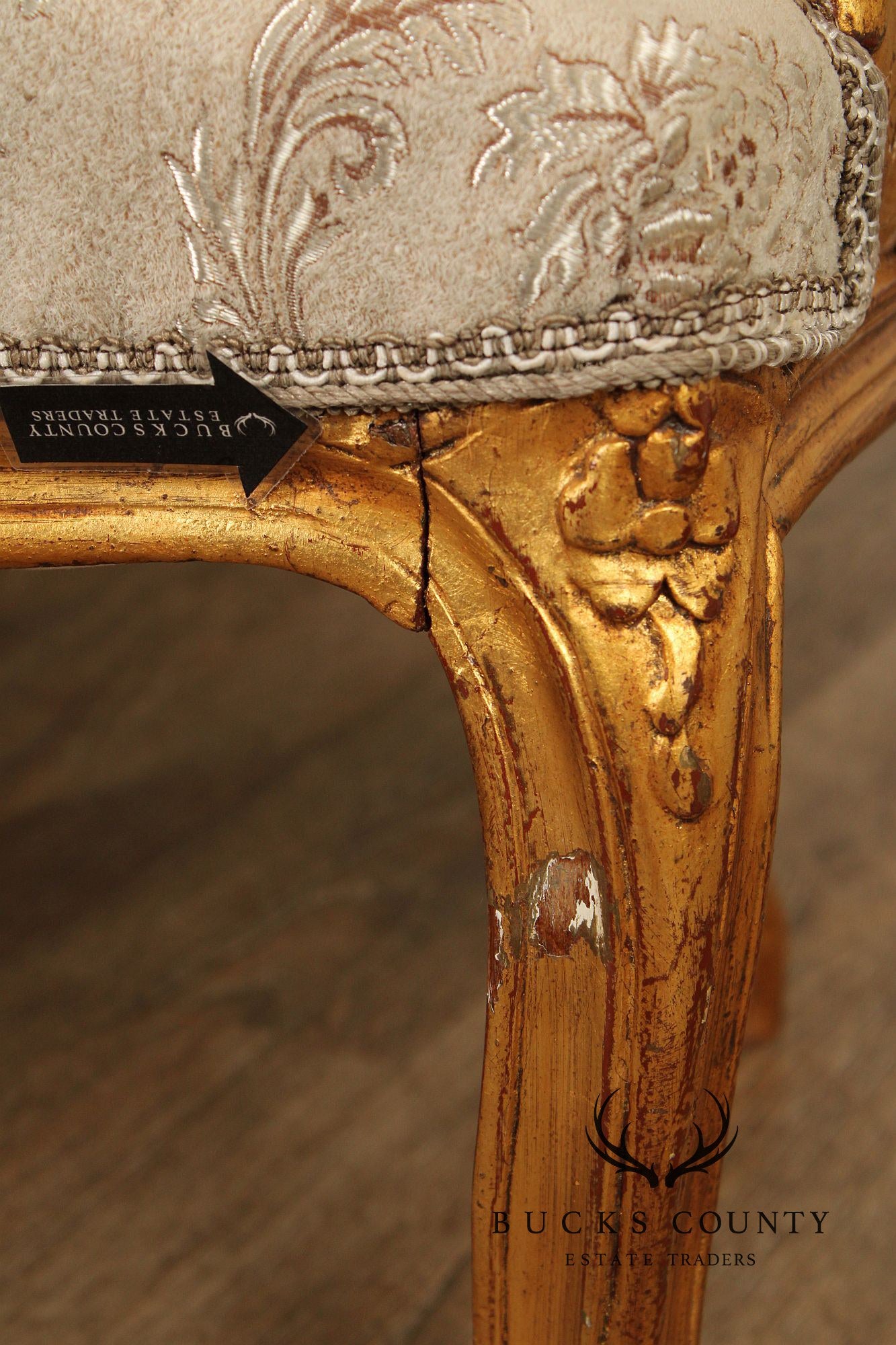 French Louis XV Style Pair of Giltwood Fauteuil Armchairs