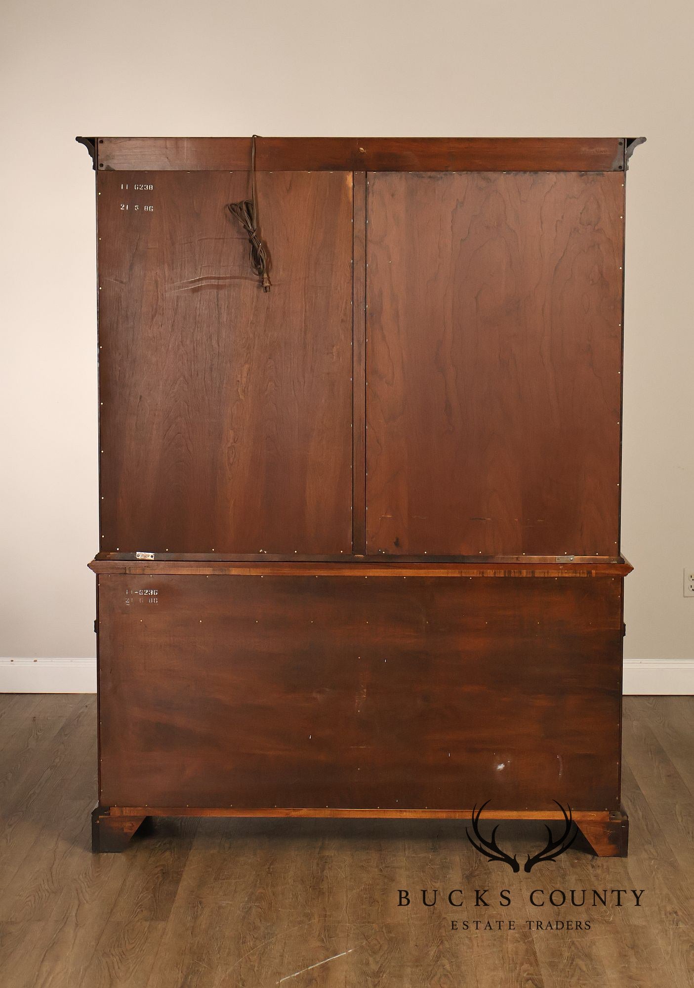 Ethan Allen 'Georgian Court' Cherry China Cabinet