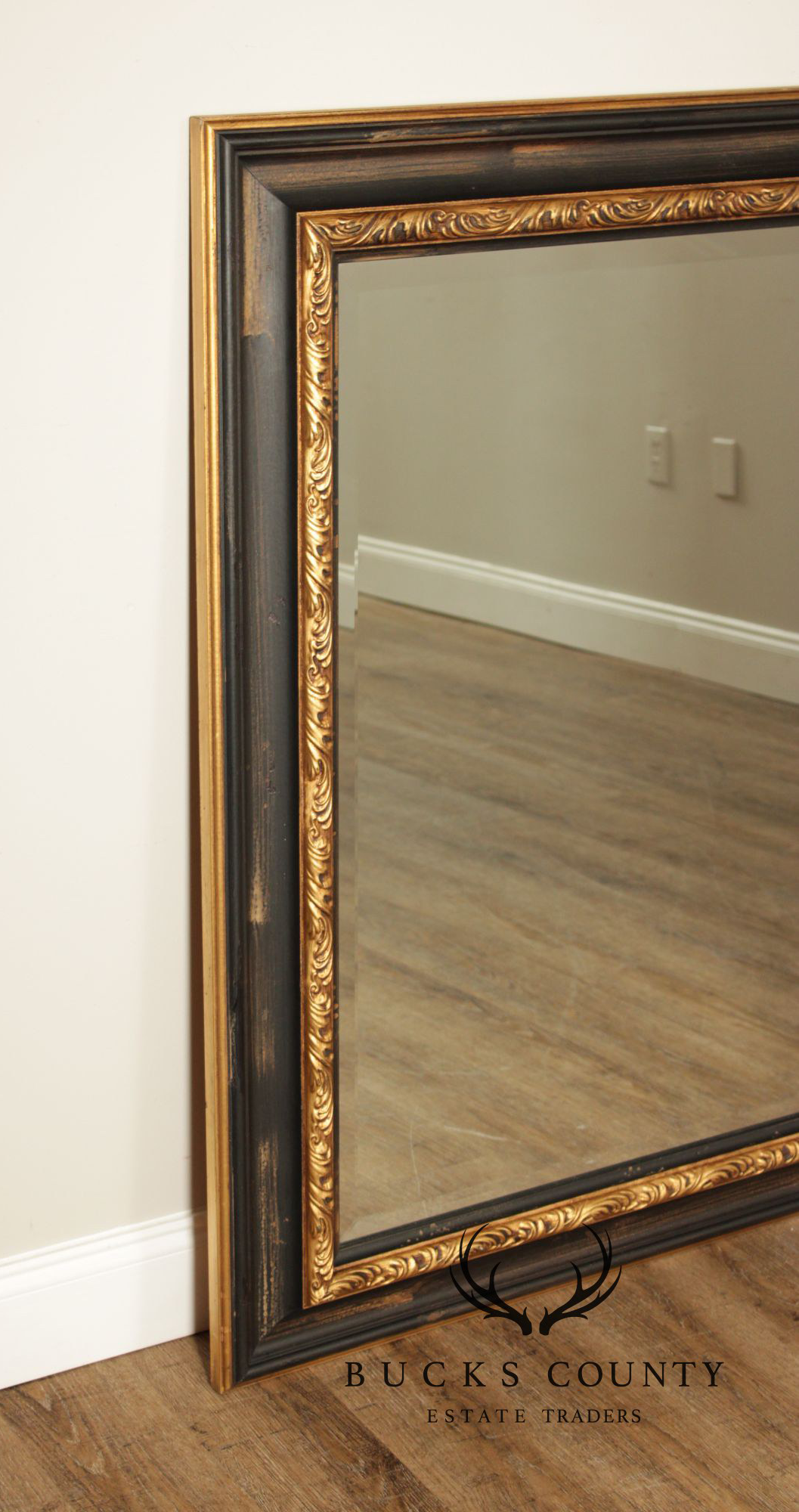 Traditional Distress Painted Wall Mirror