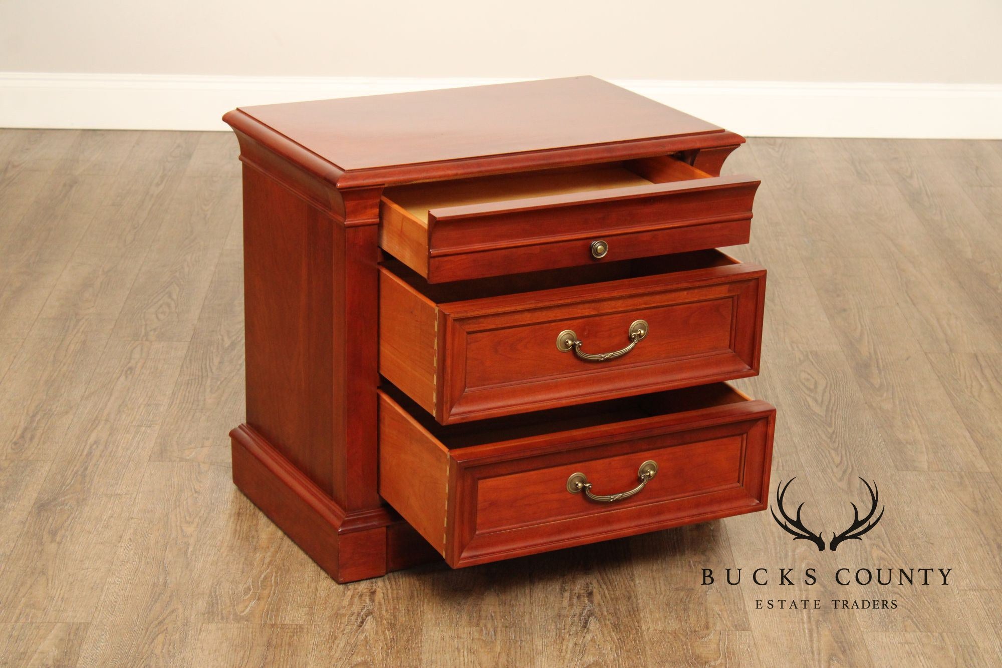 Ethan Allen 'Medallion' Pair of Three-Drawer Nightstands