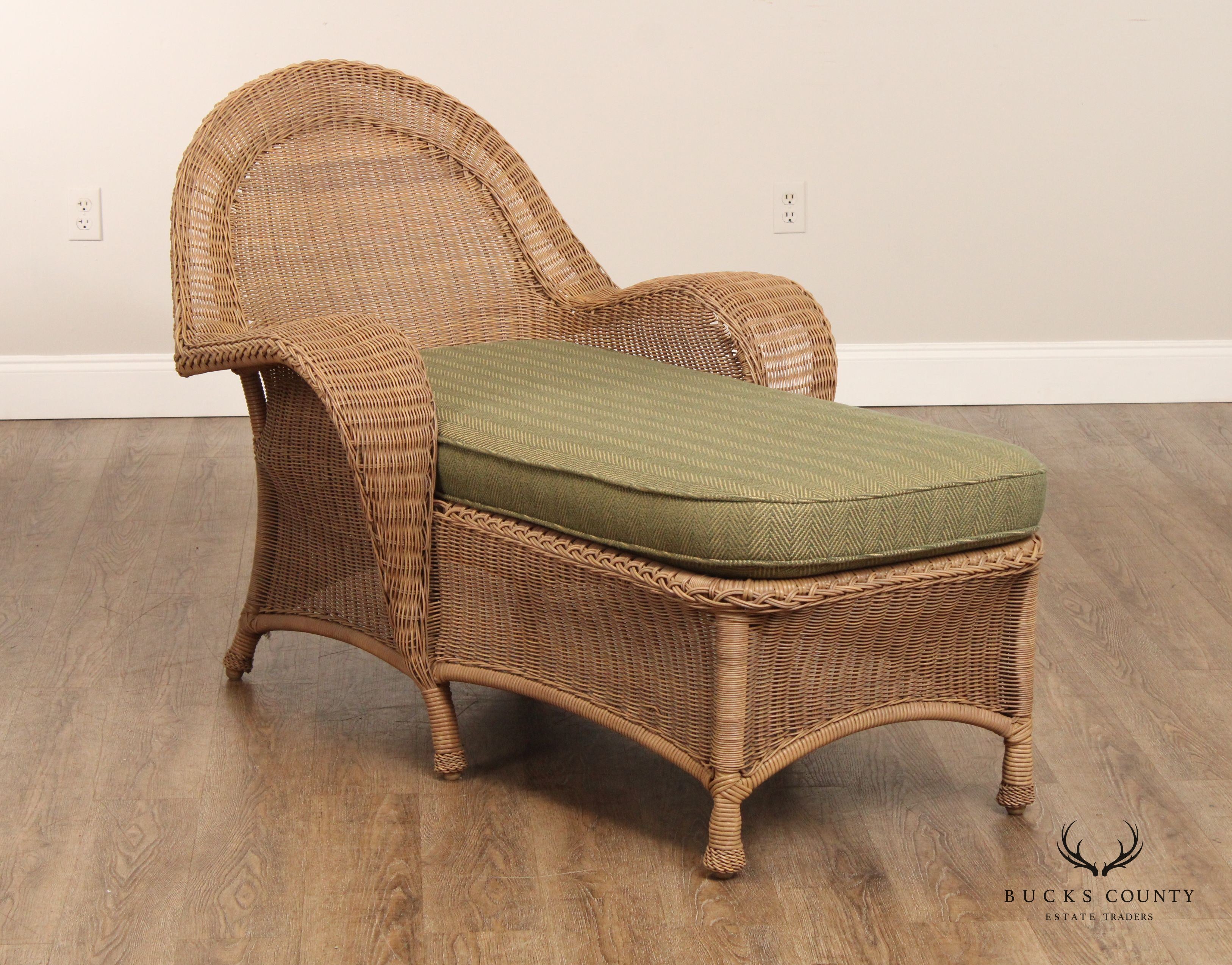 Victorian Style Woven Wicker Patio Chaise Lounge