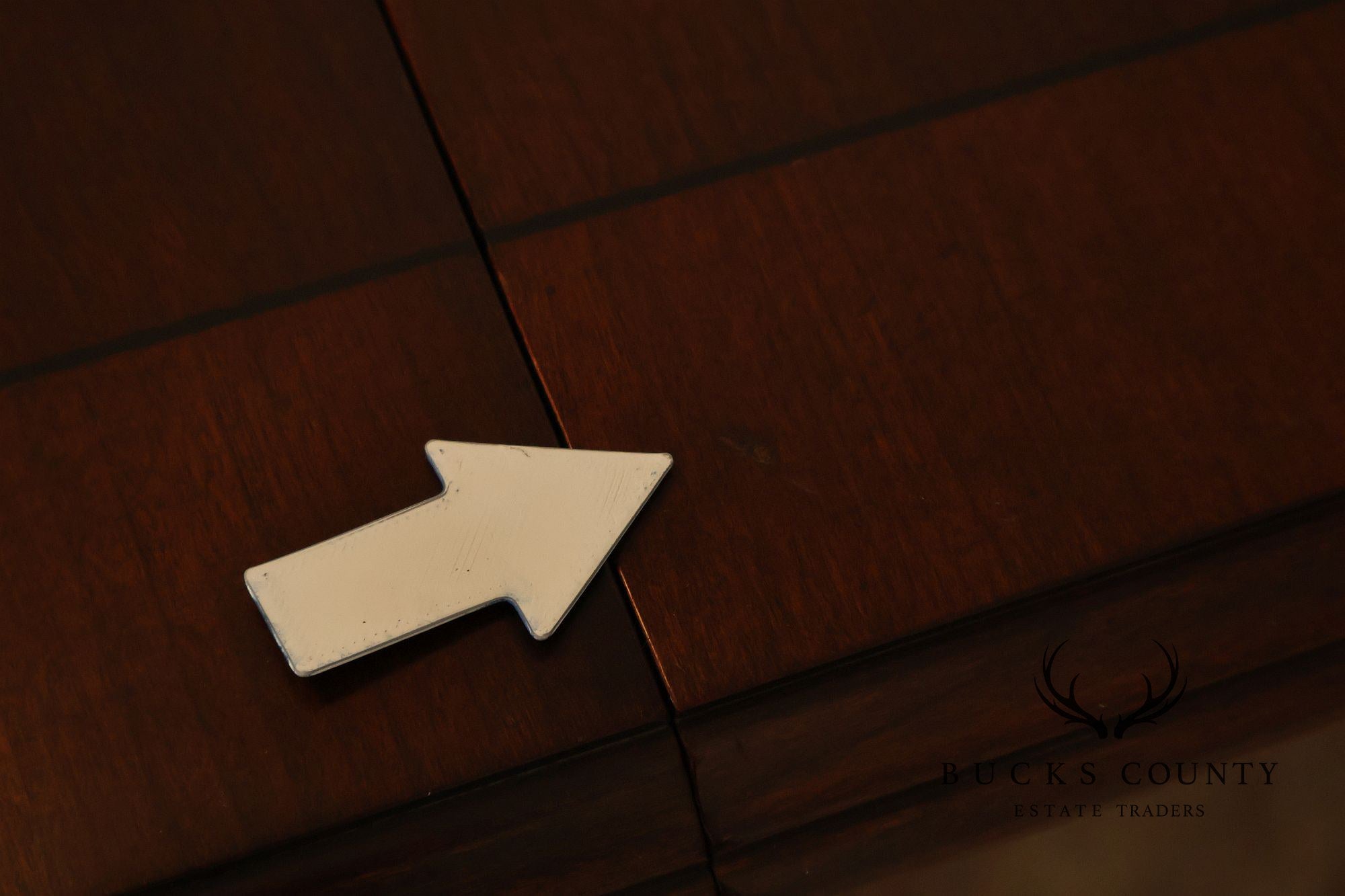 Ethan Allen Queen Anne Style Expandable Cherry Dining Table