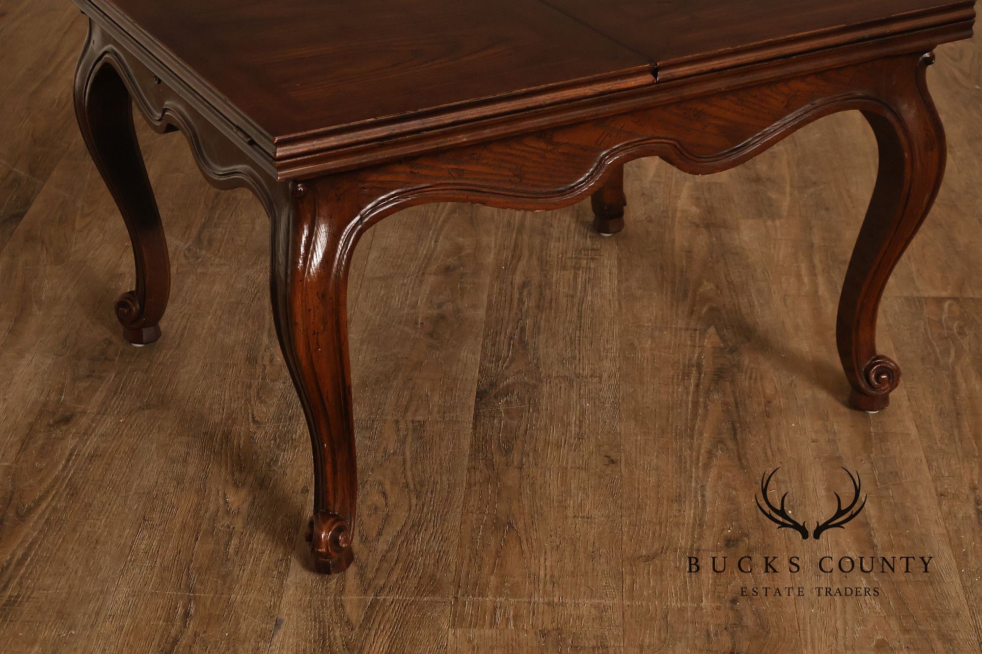 Henredon French Louis XV Style Oak Expanding Coffee Table