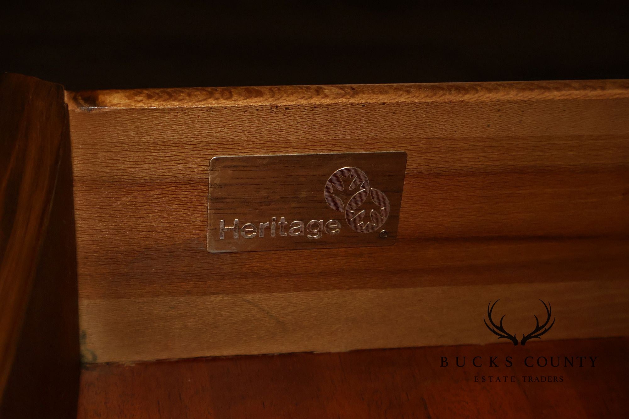 Drexel Heritage Heritage Georgian Style Mahogany Pair Of Chest Nightstands