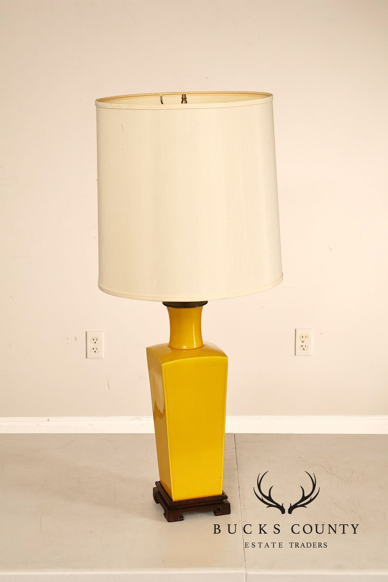 Mid Century Modern Yellow Glazed Ceramic Table Lamp