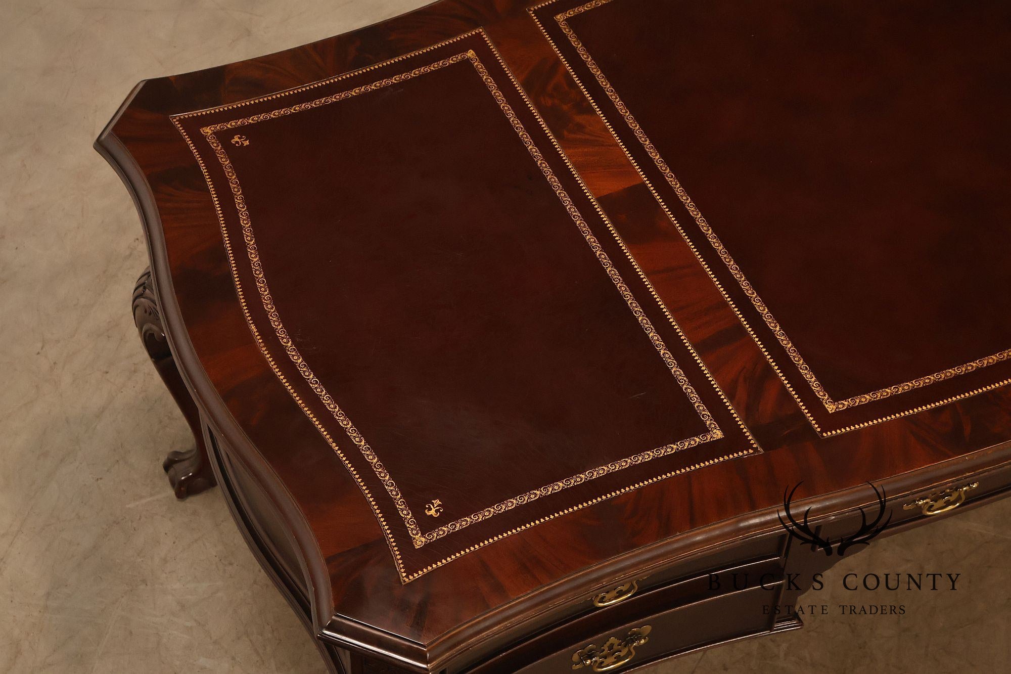 Sligh Georgian Style Vintage Mahogany Leather Top Executive Desk
